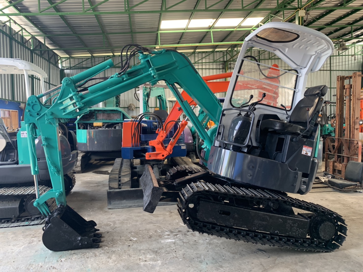 komatsu pc28uu-3 สภาพดีเก่าญี่ปุ่น มีใบอินวอยไม่เคยใช้ในไทย