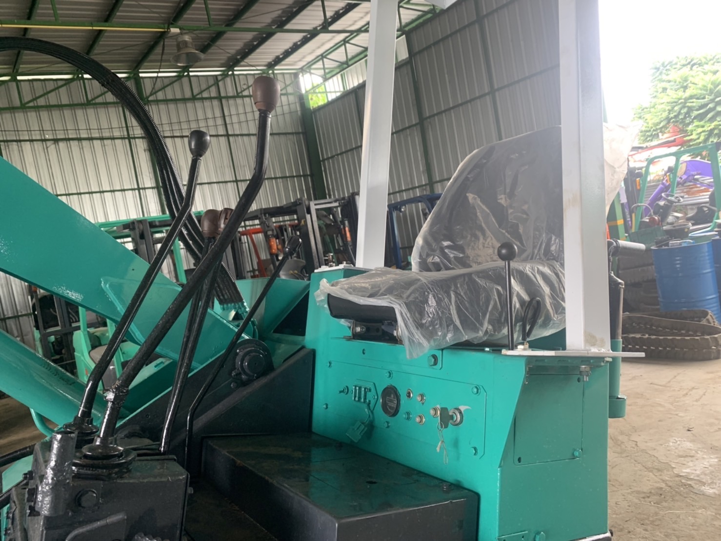 HANIX SB20 สภาพดี เครื่องดีเซลคูโบต้าสามสูบ 