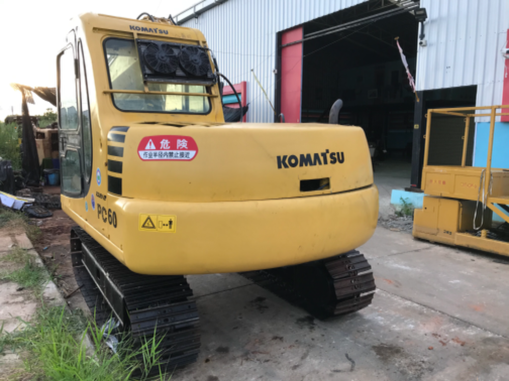 komatsu pc60-7สภาพดีเก่าญี่ปุ่น มีใบอินวอยไม่เคยใช้ในไทย