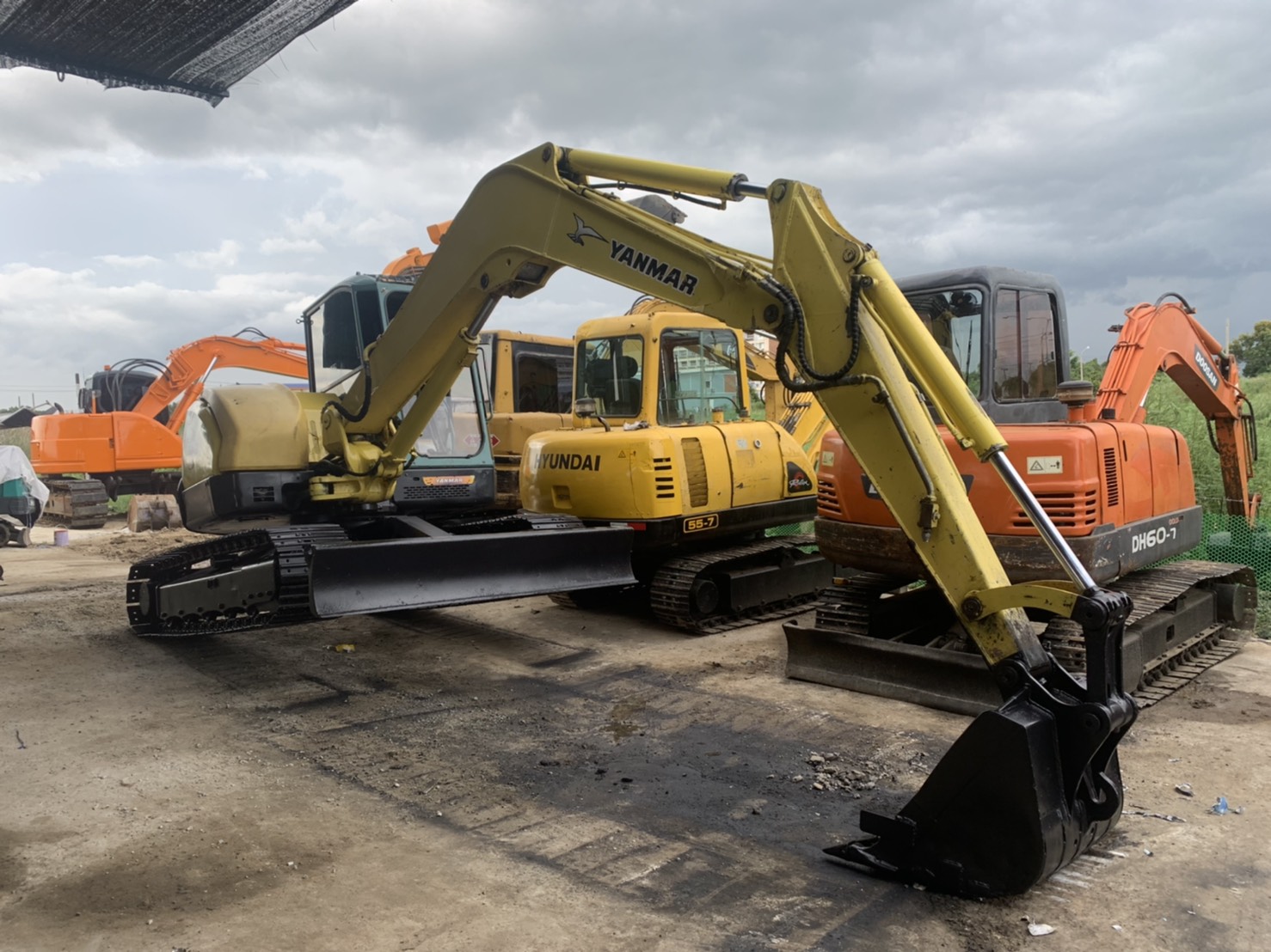 yanmar vio80 สภาพดีเก่าญี่ปุ่น มีใบอินวอยไม่เคยใช้ในไทย yanmar vio80 สภาพดีเก่าญี่ปุ่น มีใบอินวอยไม่เคยใช้ในไทย