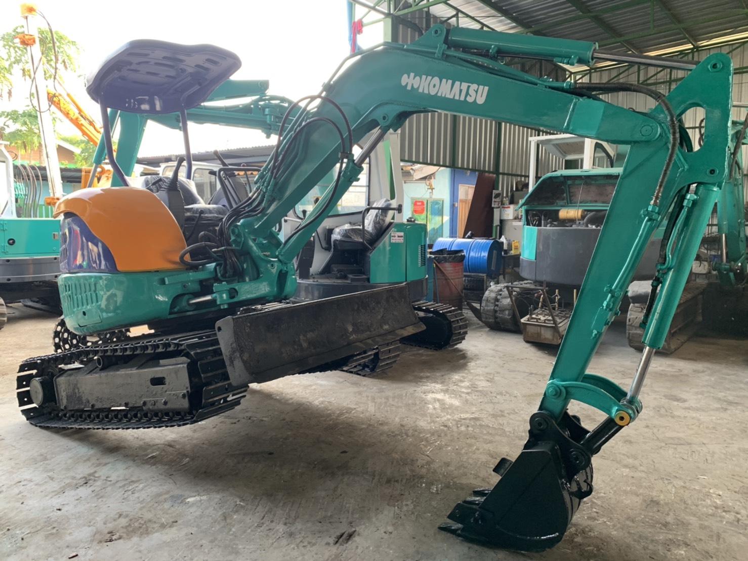 komatsu pc30mr-1 สภาพดีเก่าญี่ปุ่น มีใบอินวอยไม่เคยใช้ในไทย