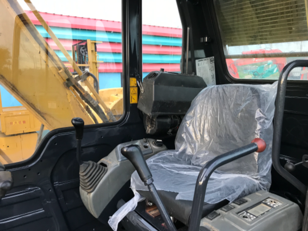 komatsu pc60-7สภาพดีเก่าญี่ปุ่น มีใบอินวอยไม่เคยใช้ในไทย