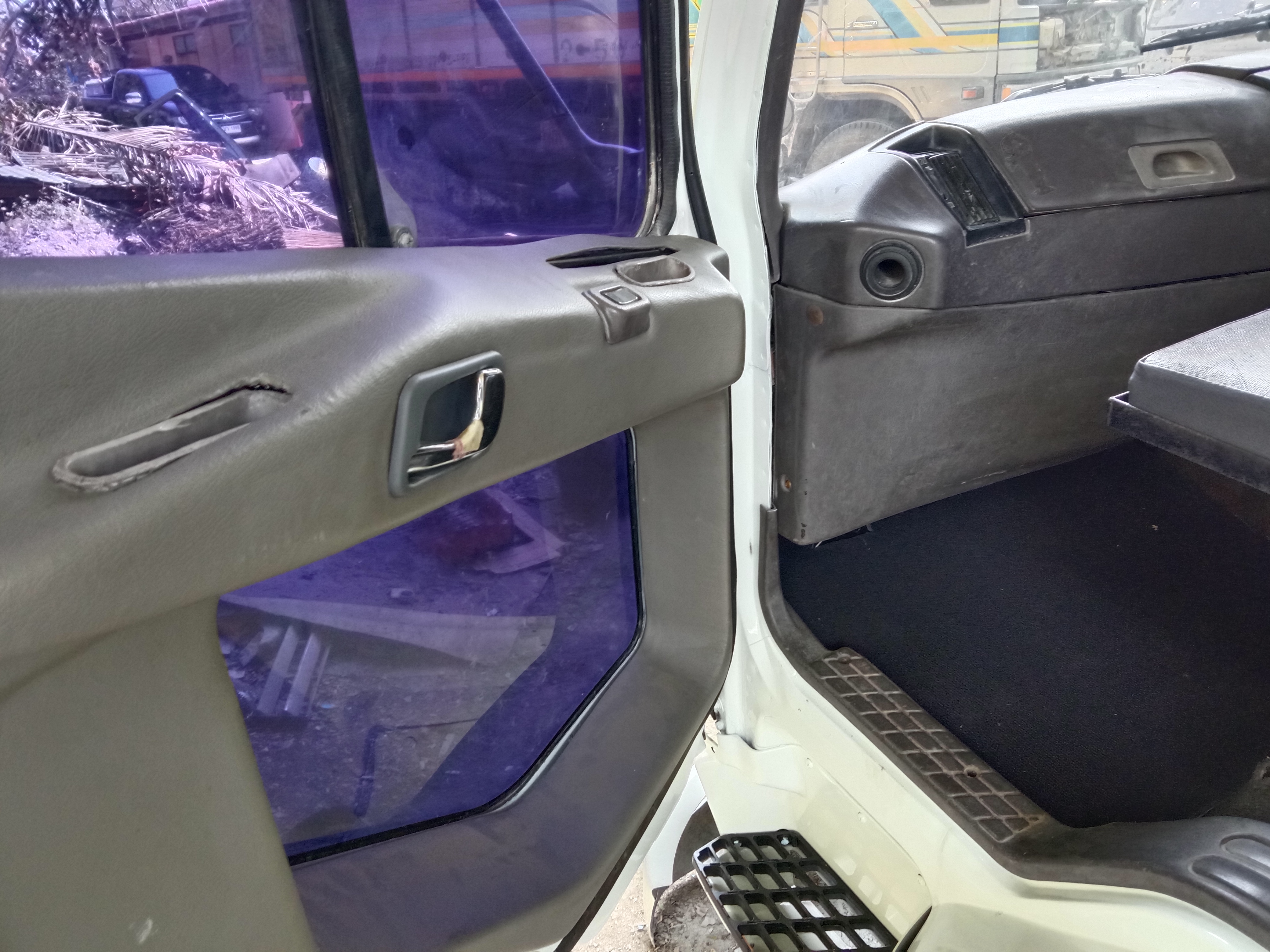 ขาย หัวสิบล้อ มิตซู FUSO พร้อมใช้ ขาย หัวสิบล้อ มิตซู FUSO พร้อมใช้