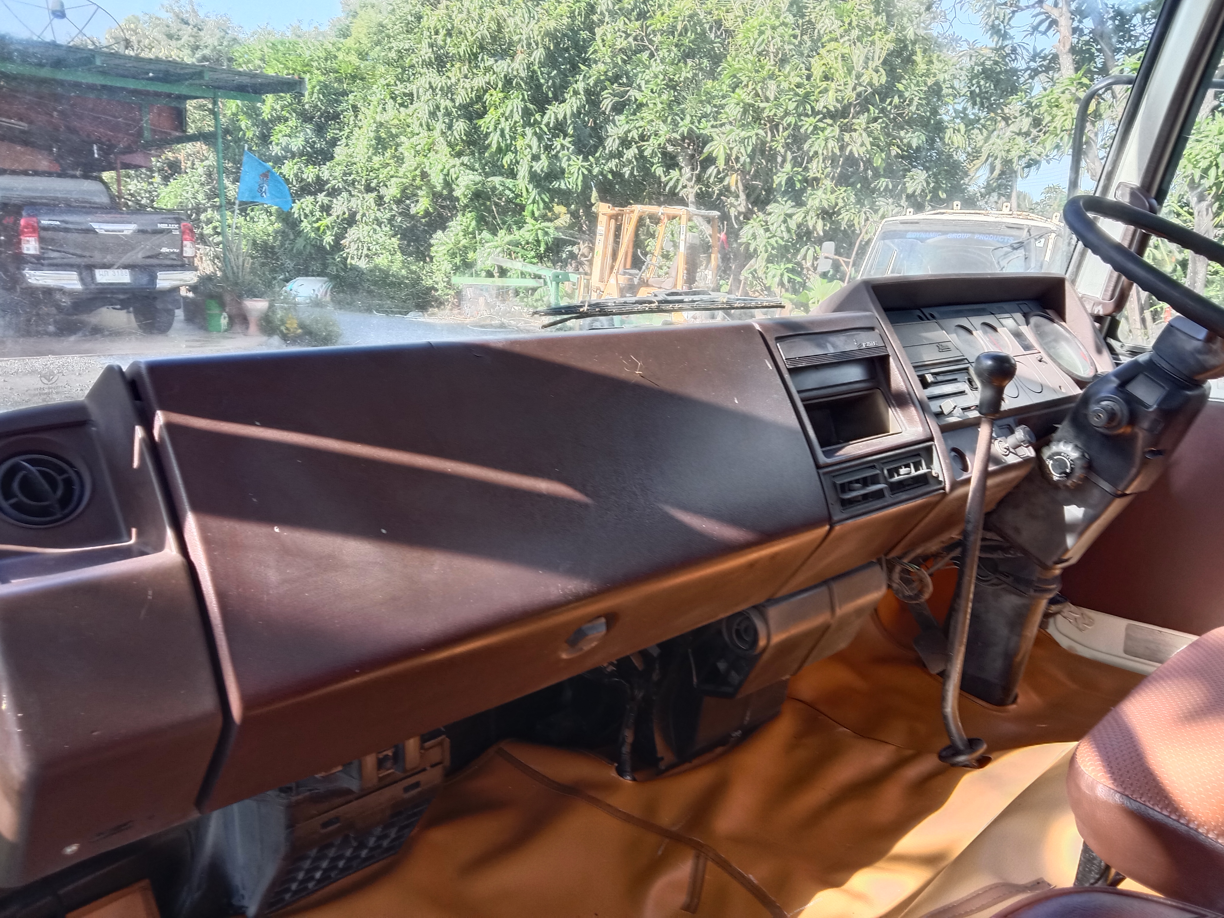 ขายหัวสิบล้อ ฮีโน่ F18 มีขาดีดหน้า-ขาคำ้หลัง พร้อมใช้งาน