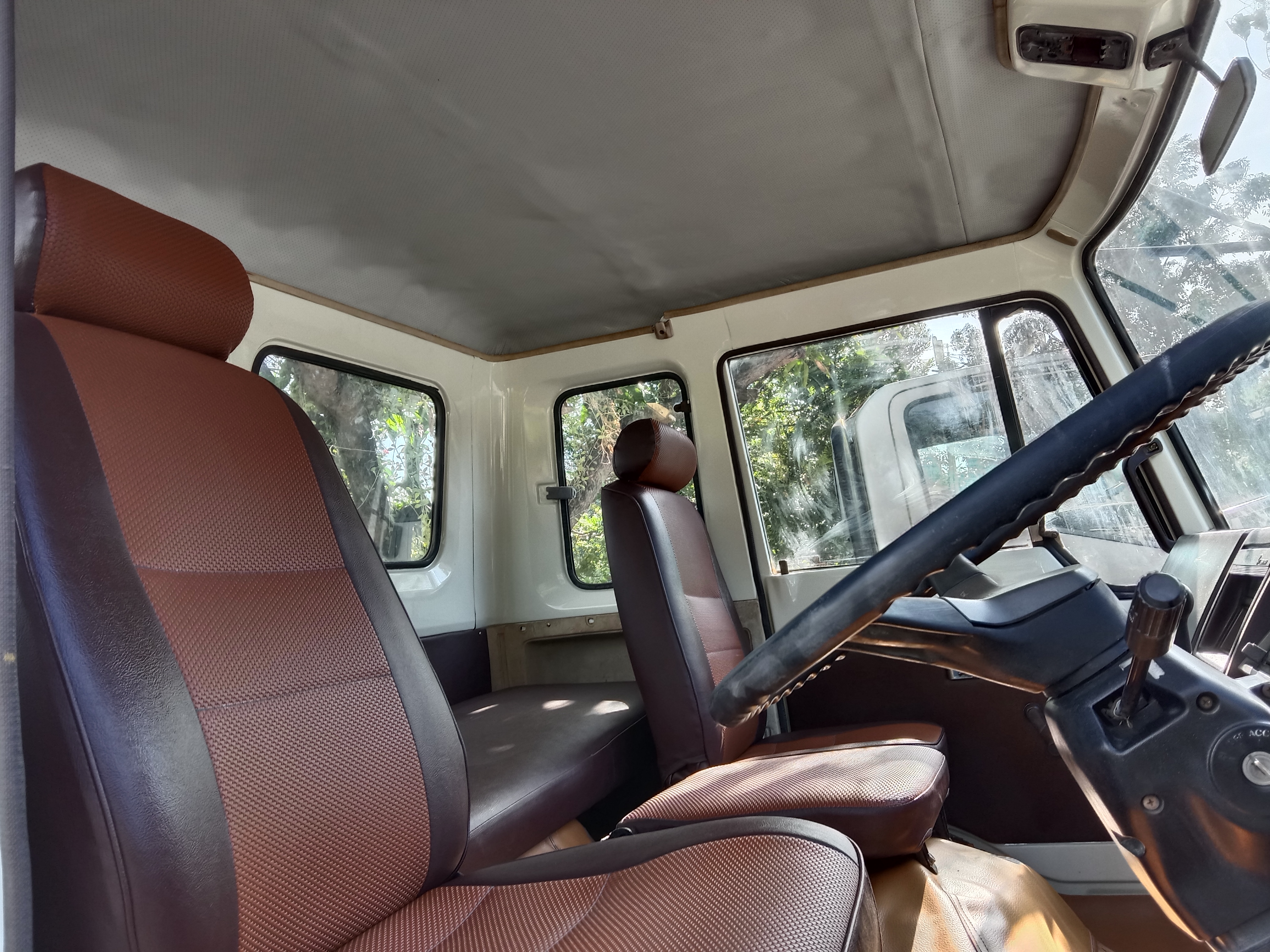 ขายหัวสิบล้อ ฮีโน่ F18 มีขาดีดหน้า-ขาคำ้หลัง พร้อมใช้งาน