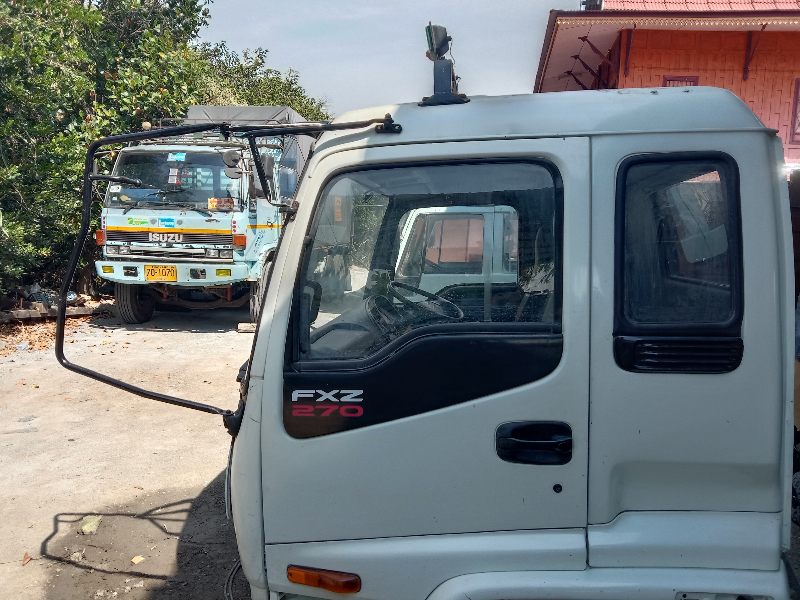 ขายหัวเก๋งสิบล้อ ISUZU เดก้า สีสวย ไม่ผุ มีขาดีดหน้า-ขาคำ้หลัง คันเกียร์พร้อมสาย อุปกรณ์ครบ ขายหัวเก๋งสิบล้อ ISUZU เดก้า สีสวย ไม่ผุ มีขาดีดหน้า-ขาคำ้หลัง คันเกียร์พร้อมสาย อุปกรณ์ครบ