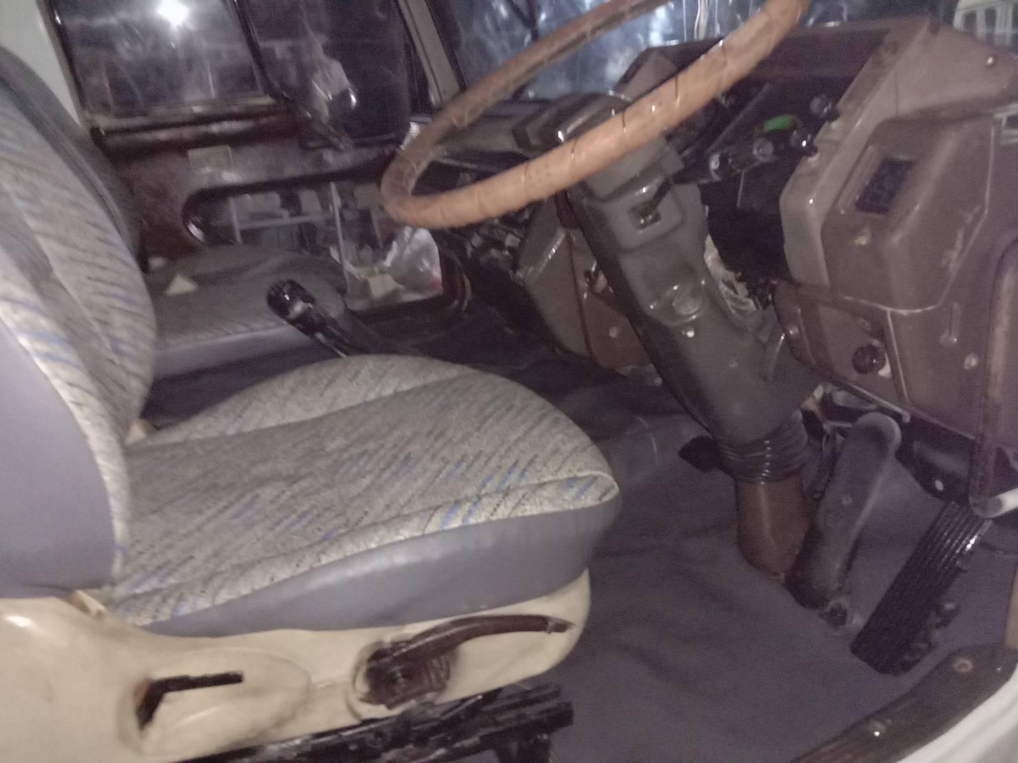 ขาย หัวสิบล้อ มิตซู FUSO มีขาดีดหน้า-ขาค้ำหลัง คันเกียร์ เท้าเหยียบทิฟฟี่ พร้อมใช้