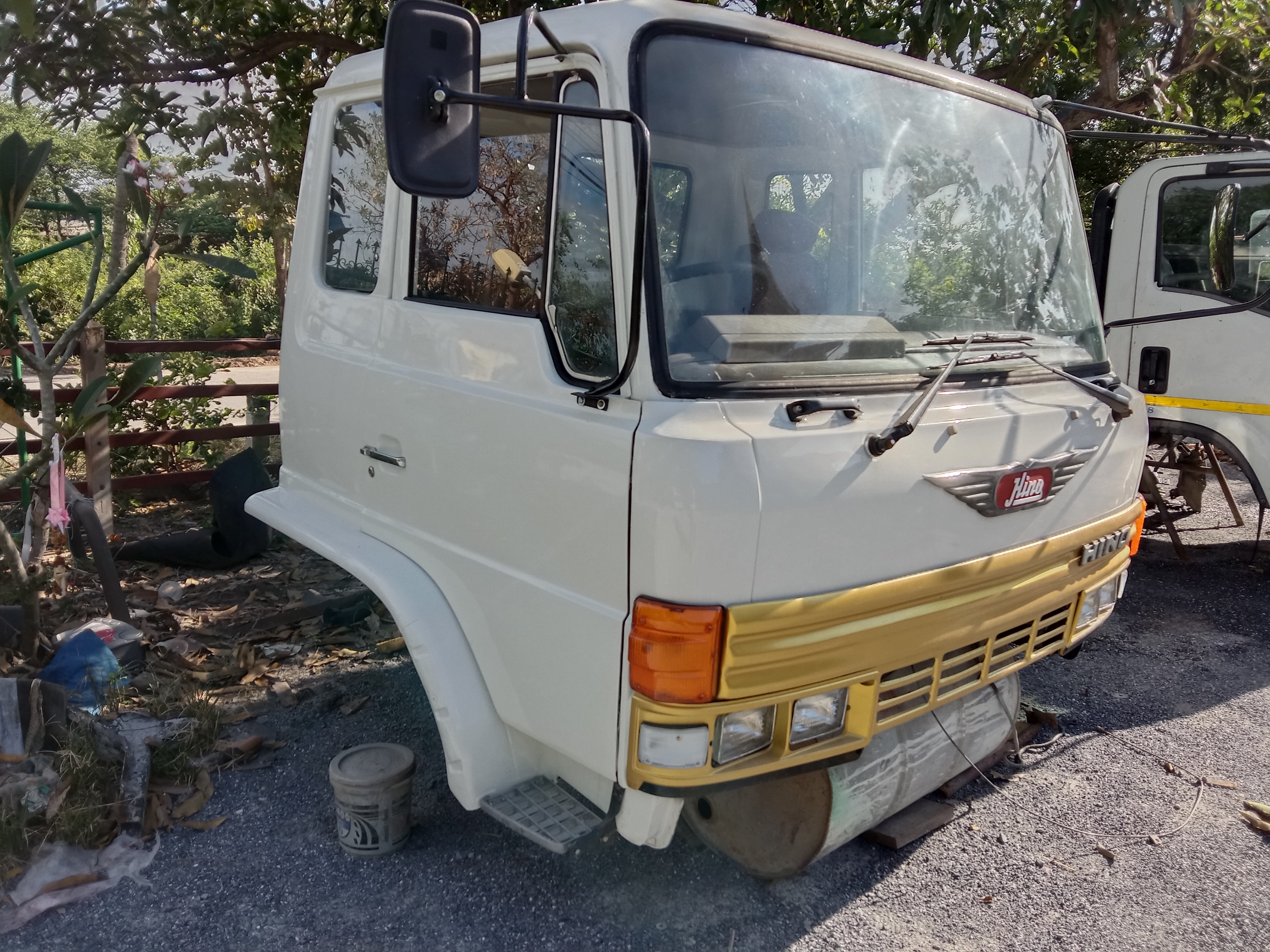 ขายหัวสิบล้อ ฮีโน่ F18 มีขาดีดหน้า-ขาคำ้หลัง พร้อมใช้งาน