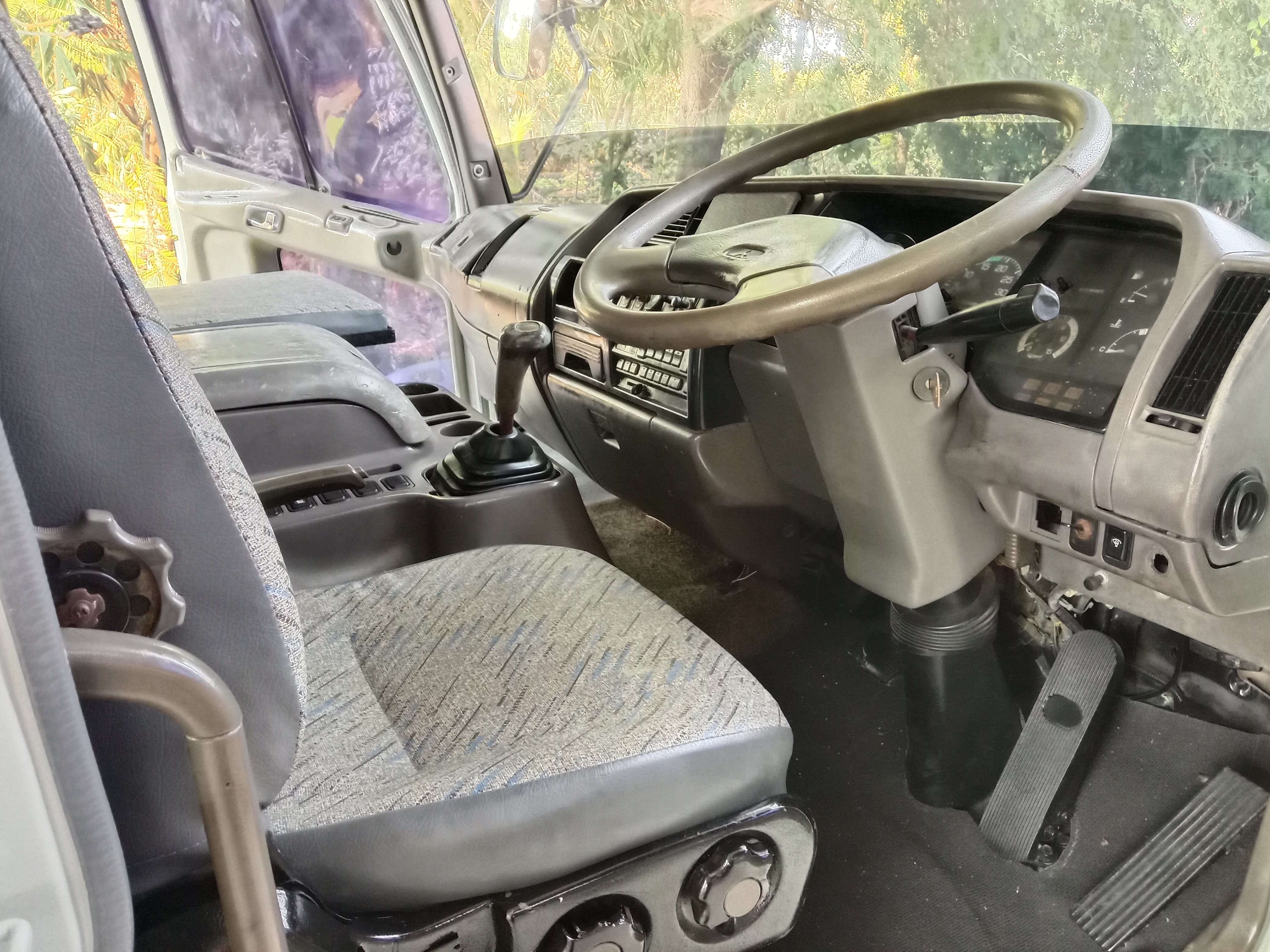 ขายหัวเก๋ง Mitsubishi ฟูโซ่ 627 อุปกรณ์ครบ พร้อมใช้ ขายหัวเก๋ง Mitsubishi ฟูโซ่ 627 อุปกรณ์ครบ พร้อมใช้