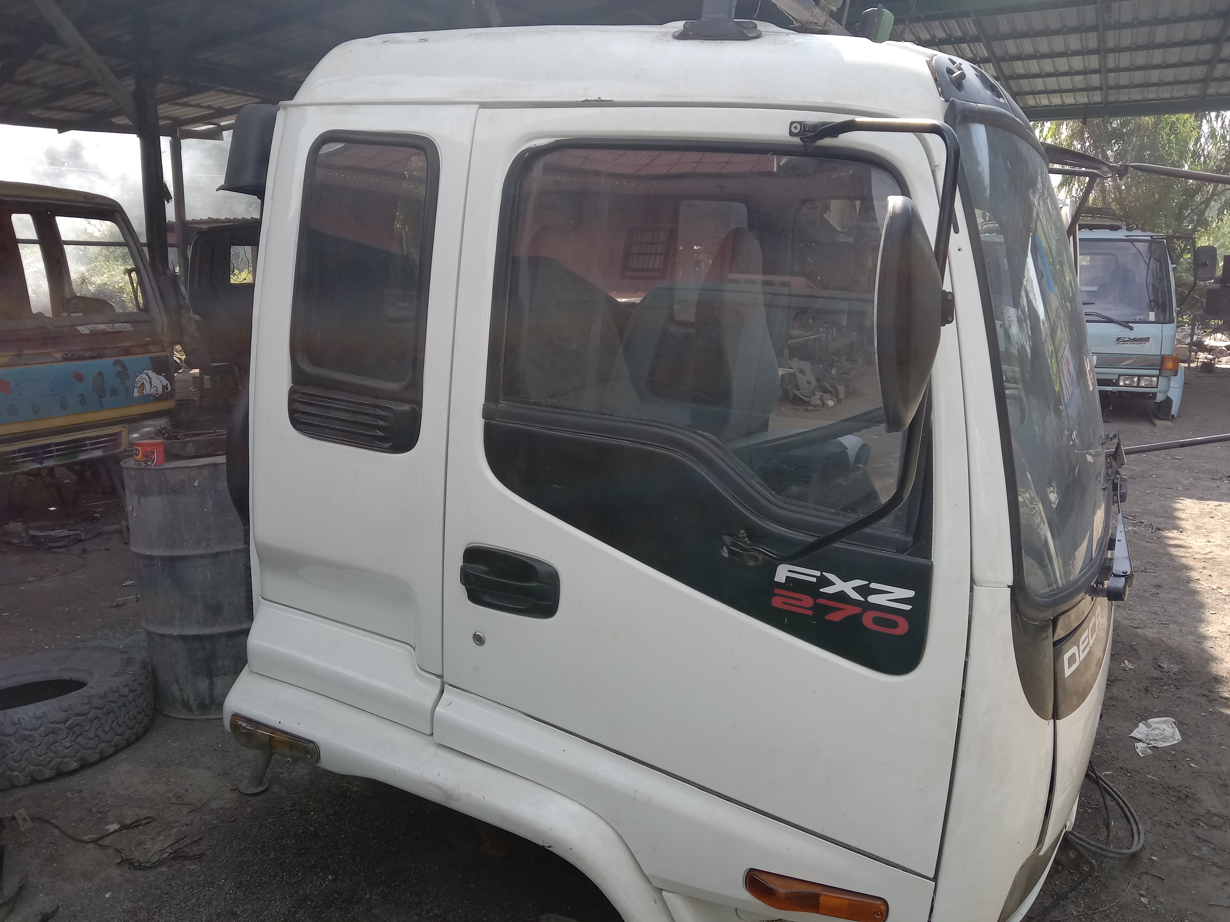 ขายหัวเก๋งสิบล้อ ISUZU เดก้า สีสวย ไม่ผุ มีขาดีดหน้า-ขาคำ้หลัง คันเกียร์พร้อมสาย อุปกรณ์ครบ ขายหัวเก๋งสิบล้อ ISUZU เดก้า สีสวย ไม่ผุ มีขาดีดหน้า-ขาคำ้หลัง คันเกียร์พร้อมสาย อุปกรณ์ครบ