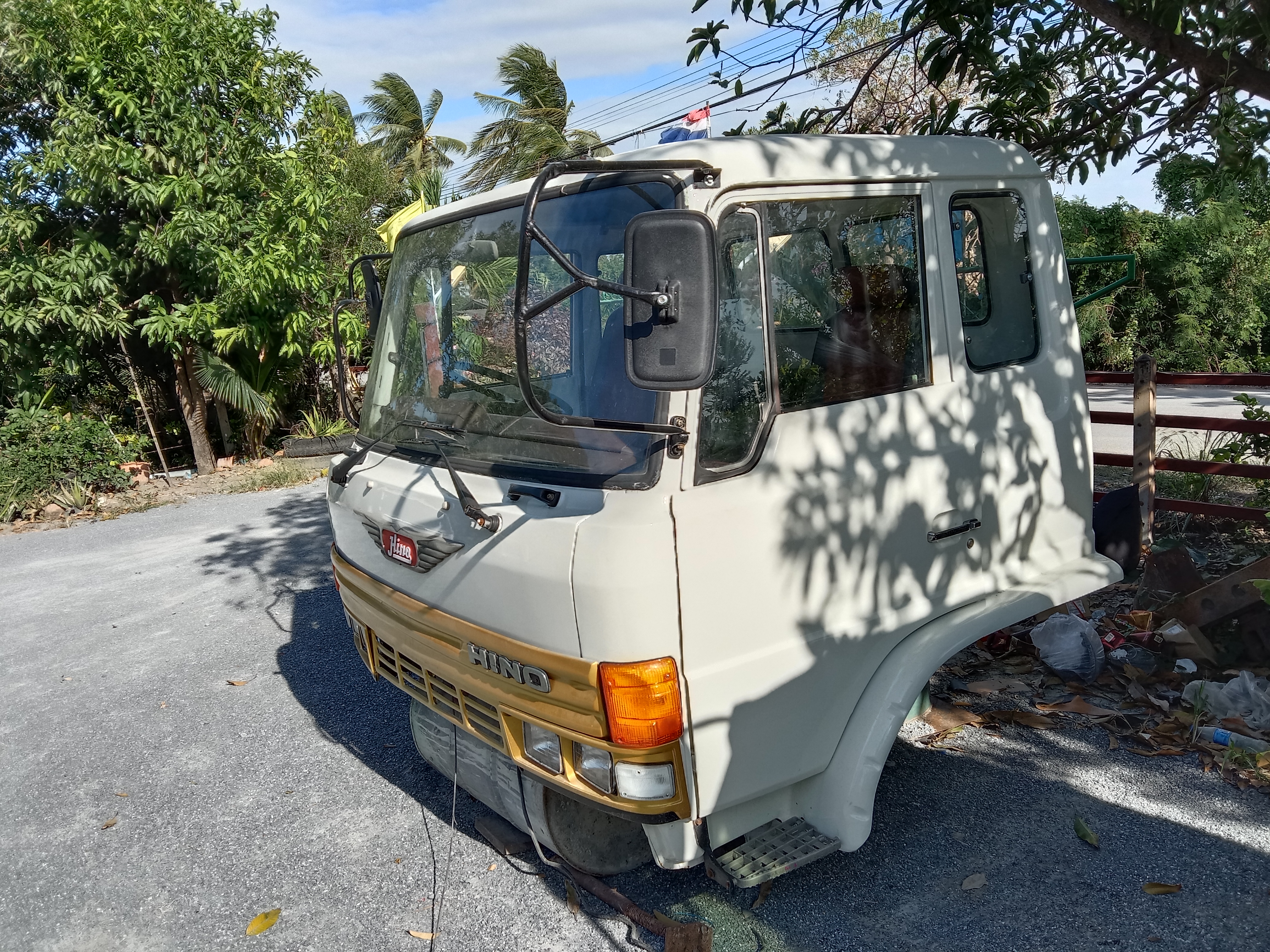 ขายหัวสิบล้อ ฮีโน่ F18 มีขาดีดหน้า-ขาคำ้หลัง พร้อมใช้งาน