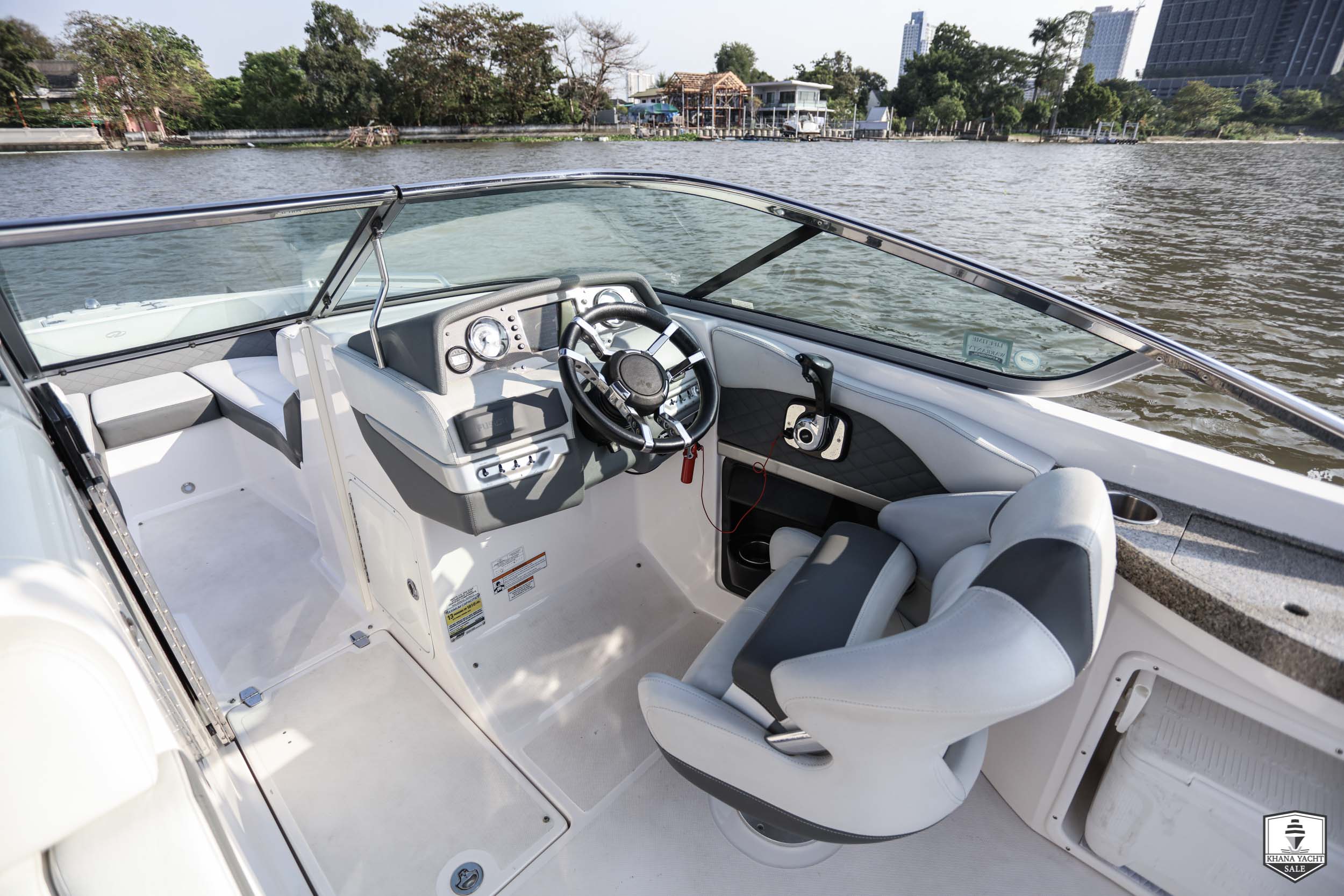 2013 Regal 24 Fasdeck | Volvo Penta 300HP V8 2013 Regal 24 Fasdeck | Volvo Penta 300HP V8