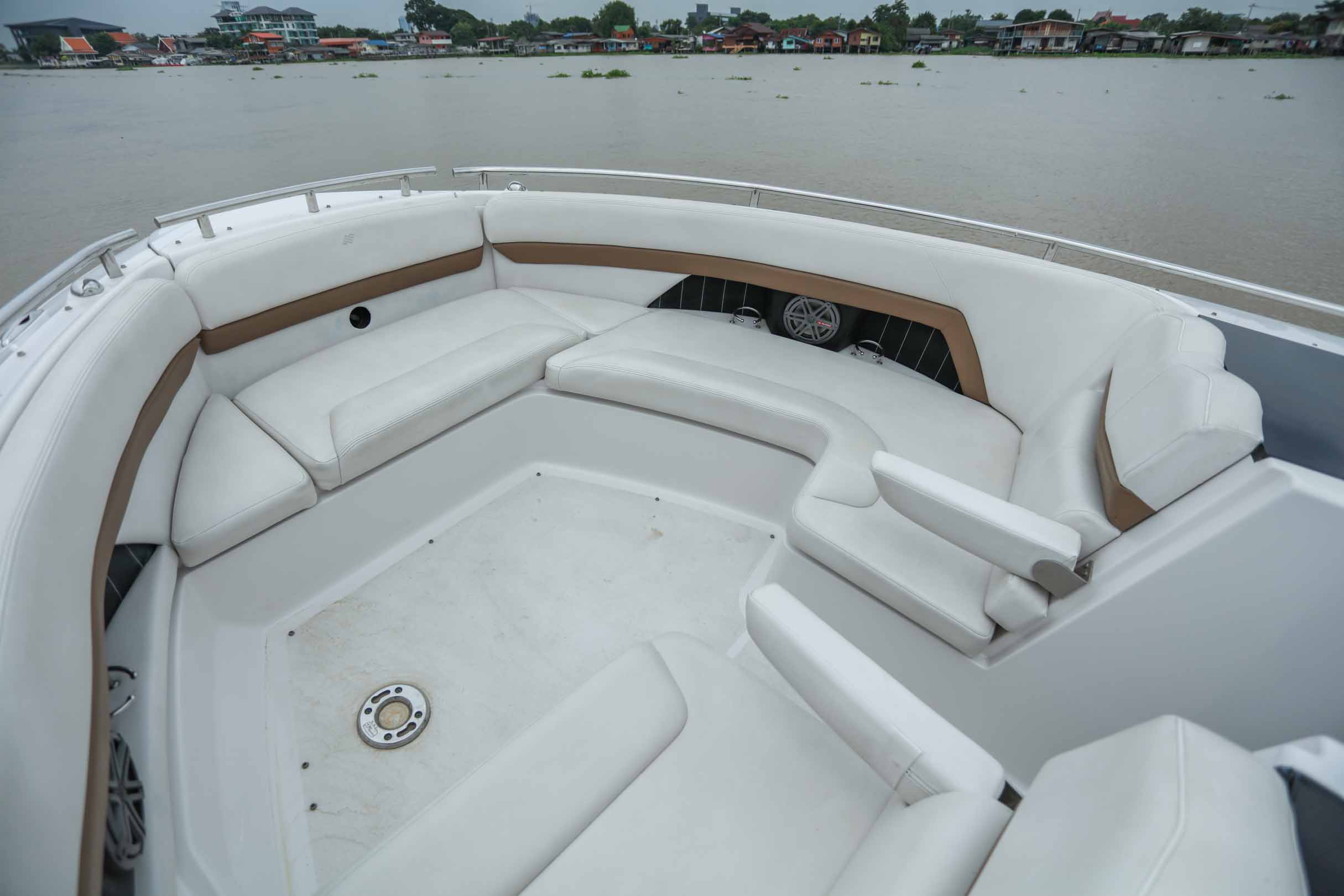 ขายเรือ 2016 Fourwinns H350 | Twin Volvo Penta V-8 6.2L 380hp - Khana Yacht