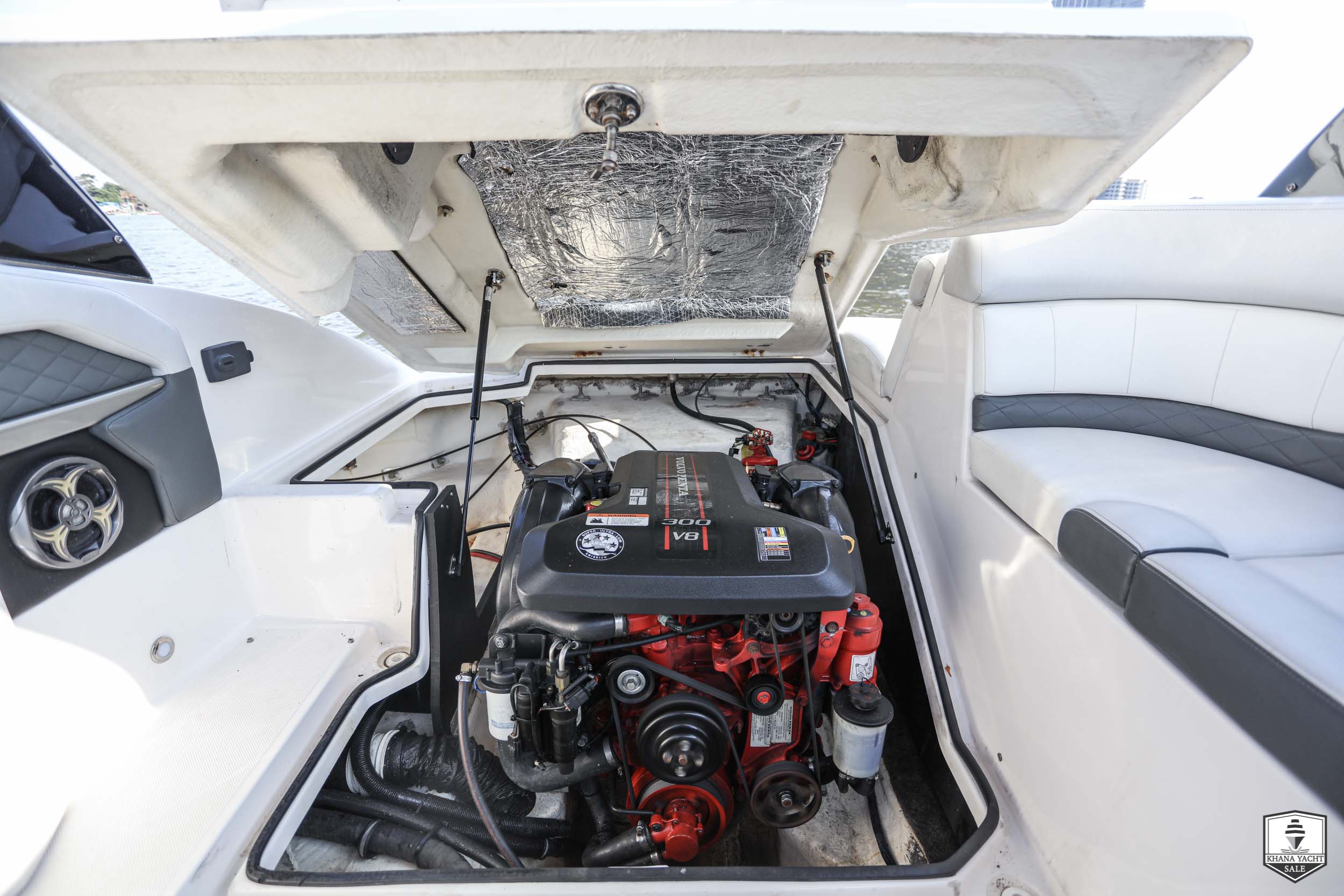 2013 Regal 24 Fasdeck | Volvo Penta 300HP V8