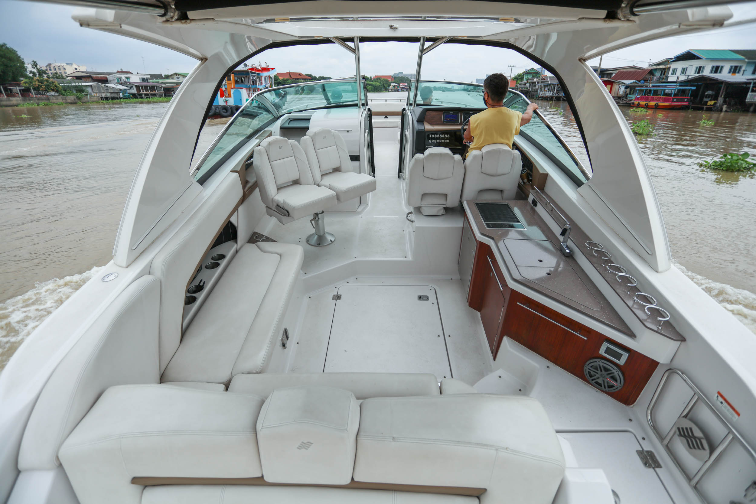 ขายเรือ 2016 Fourwinns H350 | Twin Volvo Penta V-8 6.2L 380hp - Khana Yacht ขายเรือ 2016 Fourwinns H350 | Twin Volvo Penta V-8 6.2L 380hp - Khana Yacht