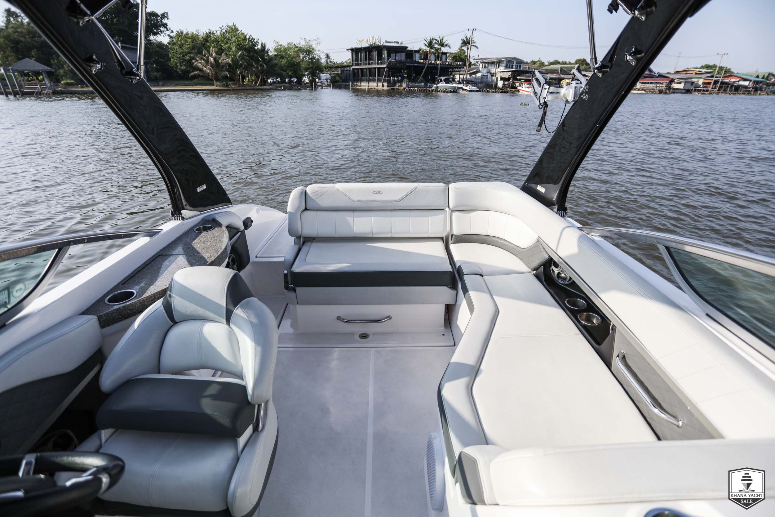 2013 Regal 24 Fasdeck | Volvo Penta 300HP V8 2013 Regal 24 Fasdeck | Volvo Penta 300HP V8