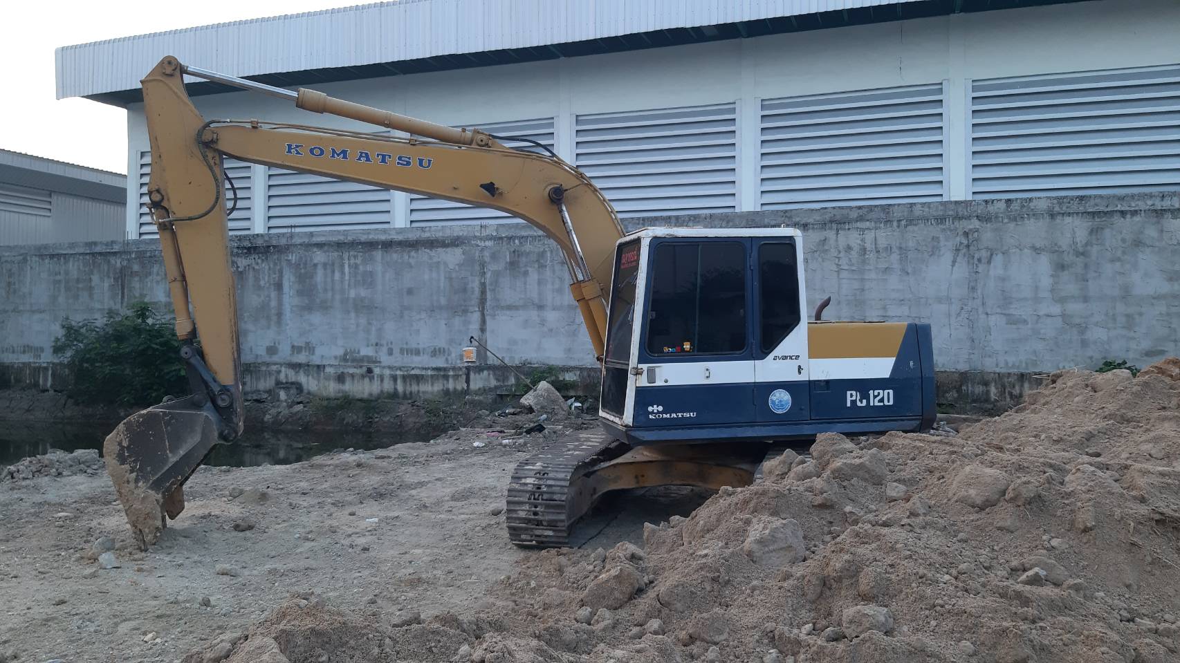 Komatsu pc120-5