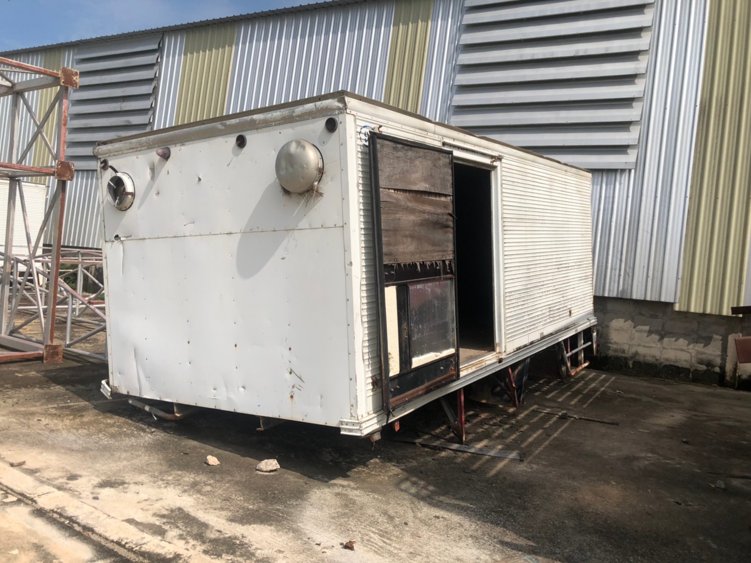 ตู้ กxยxส 2.40 x 5.45 x 2 เมตร ตู้ กxยxส 2.40 x 5.45 x 2 เมตร