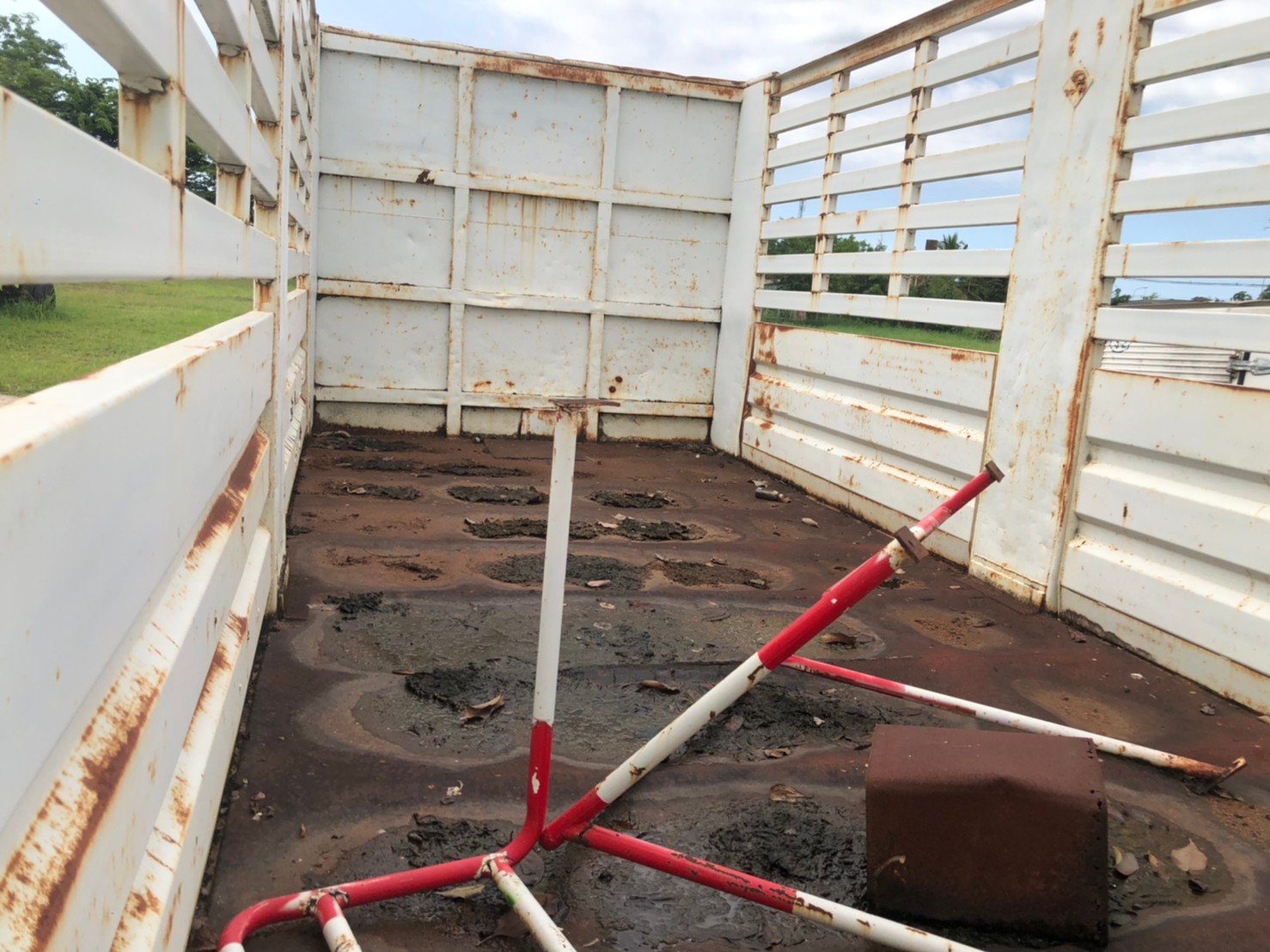 กระบะ กxยxส ช 6.10x2.45x2.20  เมตร