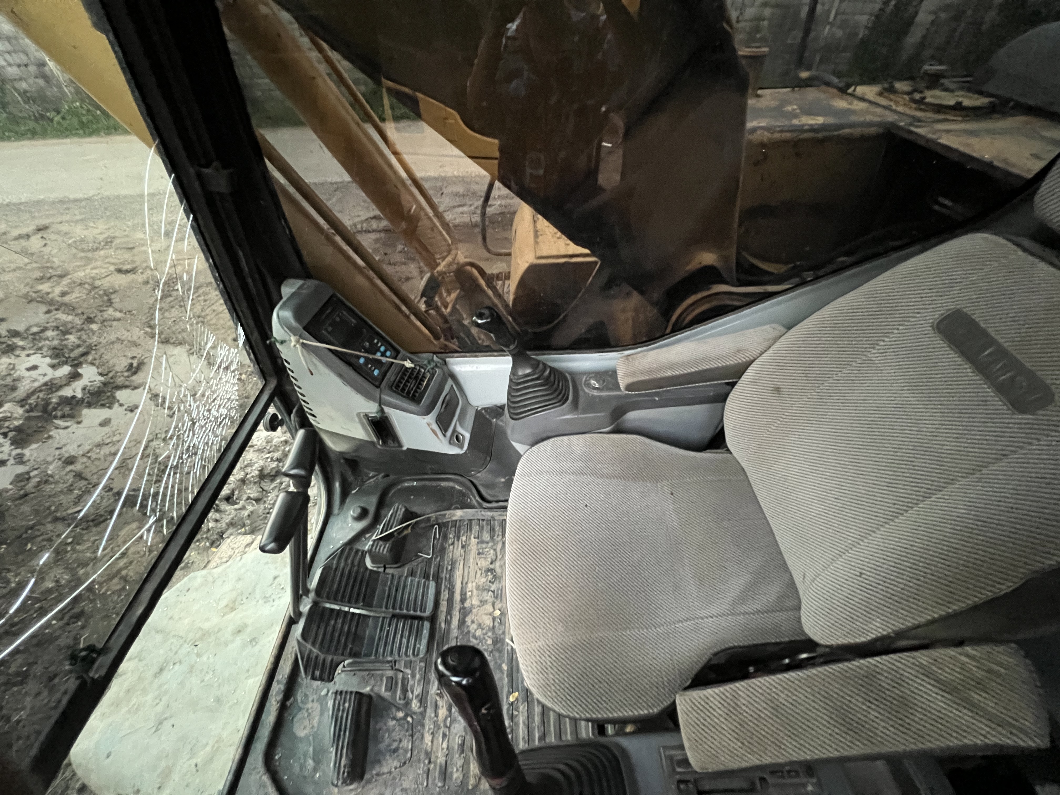 1,200,000 บาท KOMATSU PC200-7 9,300 ชั่วโมง เช็คทำเครื่องใหม่ พร้อมใช้งาน โทรสายตรง 061-8044186 ครับ พิกัดพิษณุโลกครับ 1,200,000 บาท KOMATSU PC200-7 9,300 ชั่วโมง เช็คทำเครื่องใหม่ พร้อมใช้งาน โทรสายตรง 061-8044186 ครับ พิกัดพิษณุโลกครับ