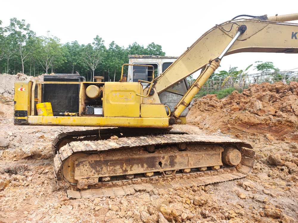 ขาย แบคโฮ KATO HD700 สภาพพร้อมใช้งาน เครื่อง6BD1T ปั้มK3V โซ่ช่วงล่างสวย รถทำงานทุกวัน เอกสารสัญญาซื้อขาย สนใจโทร 093-0764943 คุณ ตั้ม