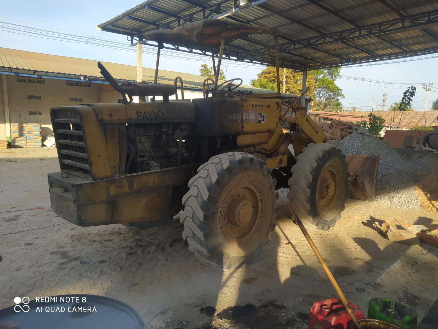 ขายรถตัก KOMATSU JH30 ต่อเเขนยาวแล้วครับ สภาพพร้อมใช้งาน เครื่องปั้มดีเยี่ยม สนใจ 093-0764943 K ตั้ม