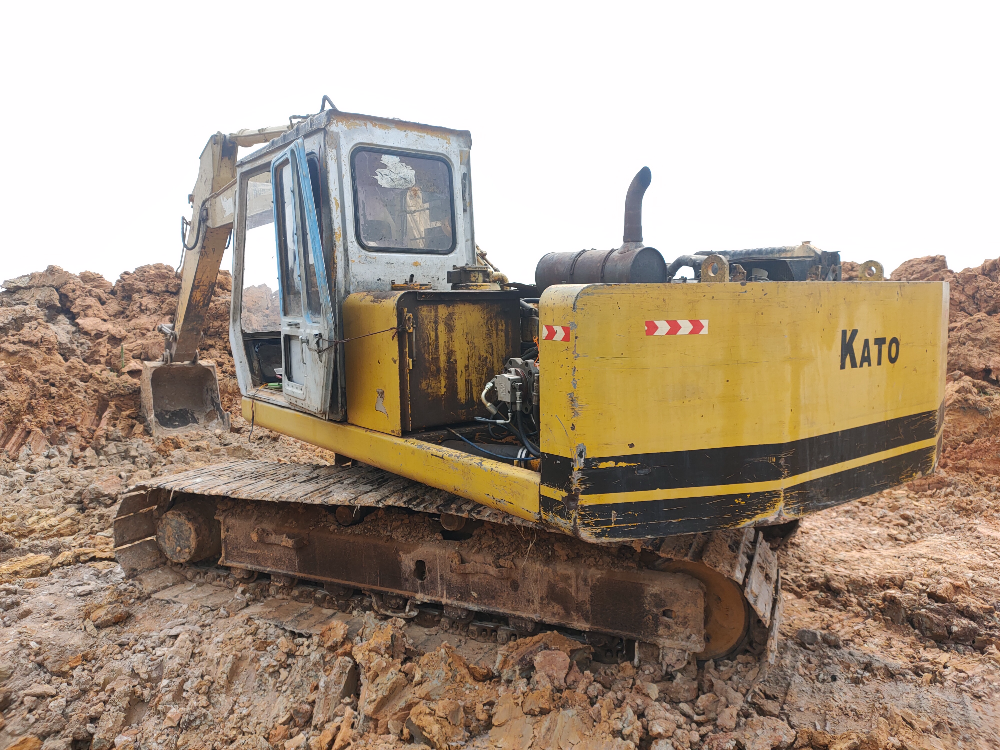 ขาย แบคโฮ KATO HD700 สภาพพร้อมใช้งาน เครื่อง6BD1T ปั้มK3V โซ่ช่วงล่างสวย รถทำงานทุกวัน เอกสารสัญญาซื้อขาย สนใจโทร 093-0764943 คุณ ตั้ม