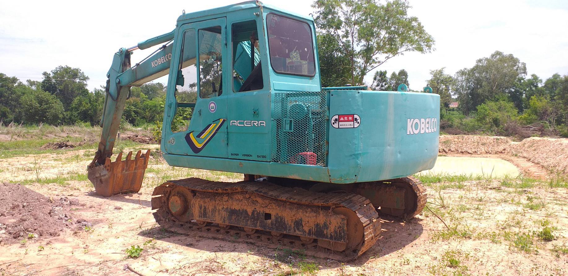 ขายแบตโคร KOBELCO SK60 MART II สภาพพร้อมใช้งาน เครื่องปั้มดี โซ่ช่วงล่างสวย เอกสารสัญญาซื้อขาย สนใจ โทร 093-0764943 K ตั้ม