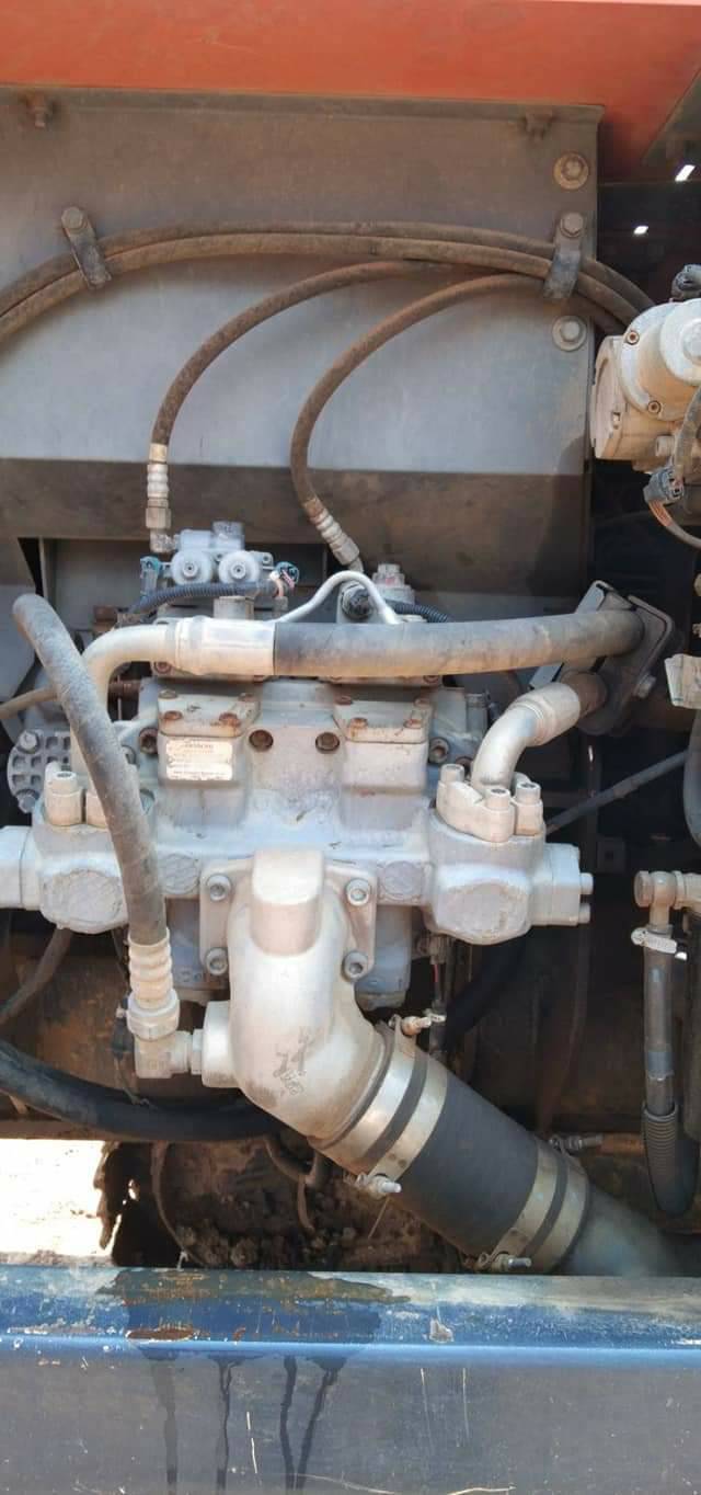 ขายแบตโคร HITASHI ZX200-5G สภาพพร้อมใช้งาน ช่วงล่างเต็ม ไฟฟ้าสมบูรณ์ เอกสารเล่มทะเบียน สนใจสอบถาม 093-0764943 K ตั้ม