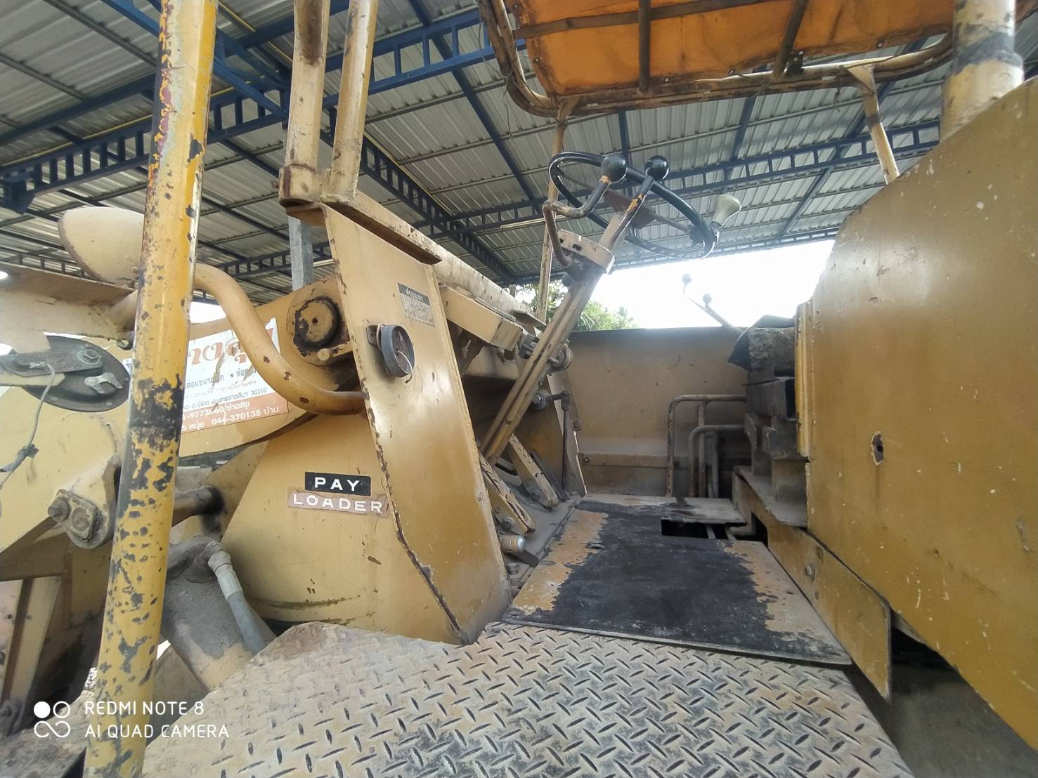 ขายรถตัก KOMATSU JH30 ต่อเเขนยาวแล้วครับ สภาพพร้อมใช้งาน เครื่องปั้มดีเยี่ยม สนใจ 093-0764943 K ตั้ม