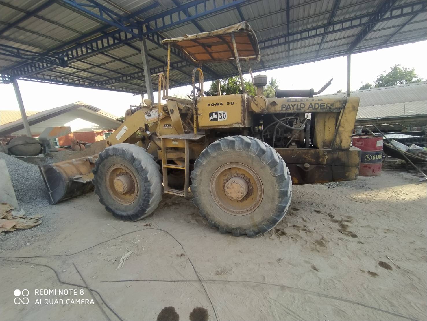 ขายรถตัก KOMATSU JH30 ต่อเเขนยาวแล้วครับ สภาพพร้อมใช้งาน เครื่องปั้มดีเยี่ยม สนใจ 093-0764943 K ตั้ม