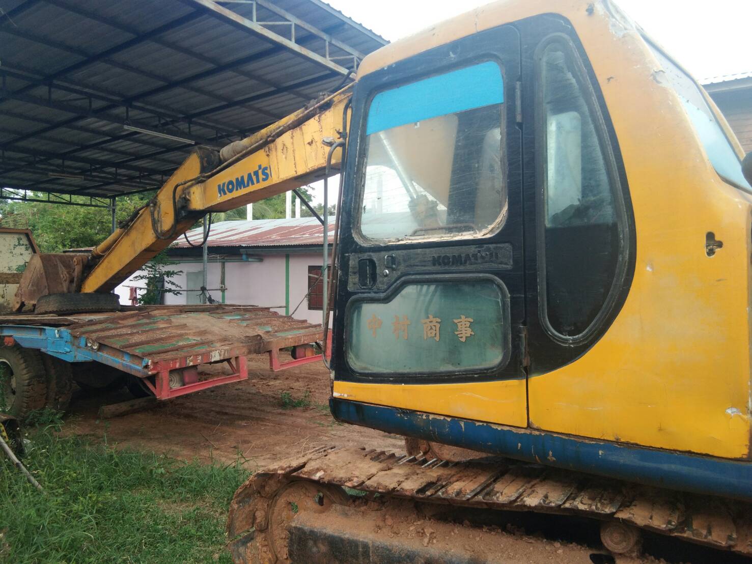 ขายด่วน KOMATSU PC100-6สภาพพร้อมใช้งาน เครื่องเดิมปั้มเดิม ไฟฟ้าตัด ช่วงล่างสวย(โซ่เปลี่ยนใหม่2ข้าง)  เอกสารเล่มทะเบียน สนใจสอบถาม 093-0764943 K ตั้ม