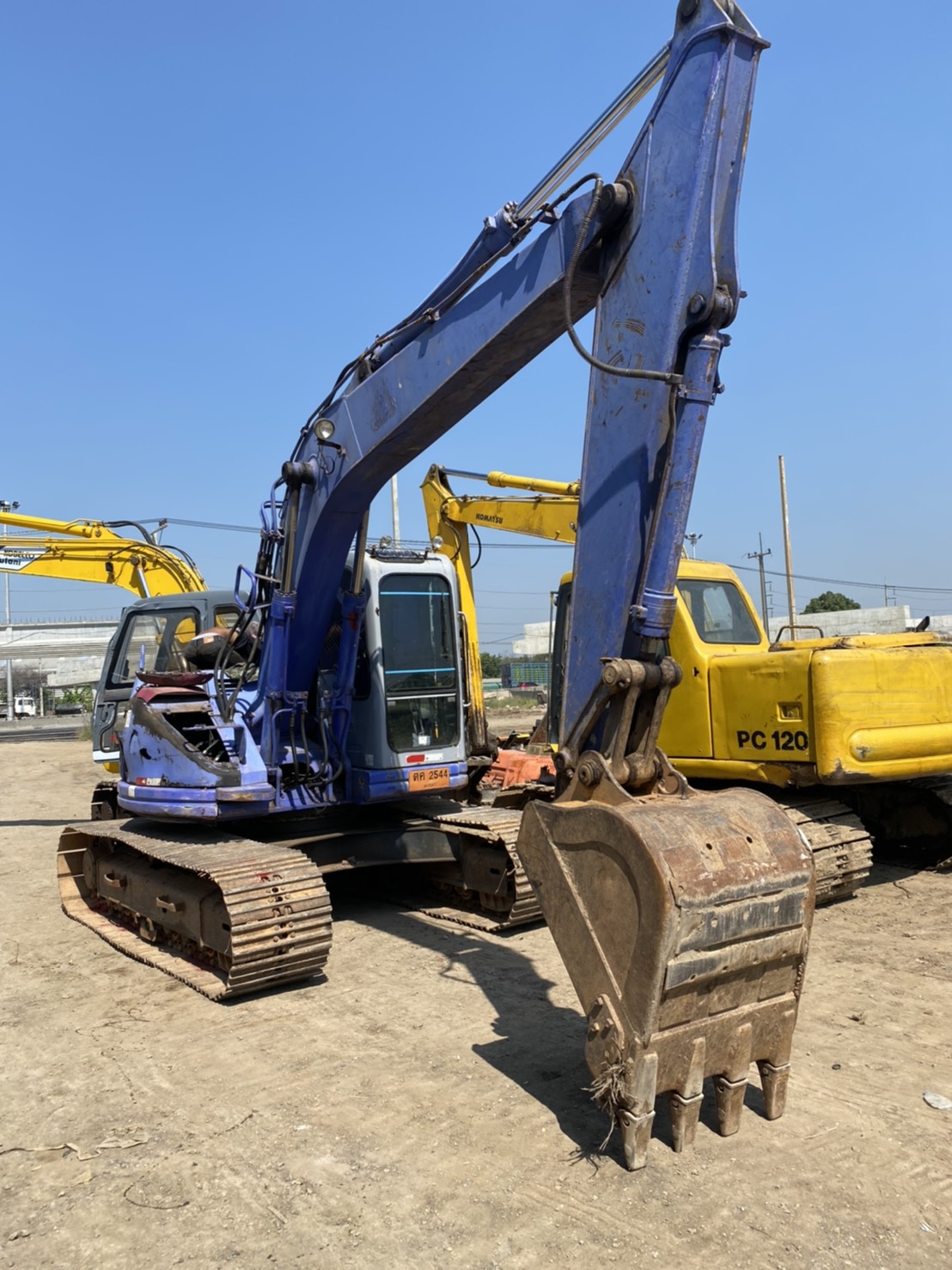ขาย 750,000 หรือ ตัดแยกอะไหล่ Komatsu Pc 128US-1