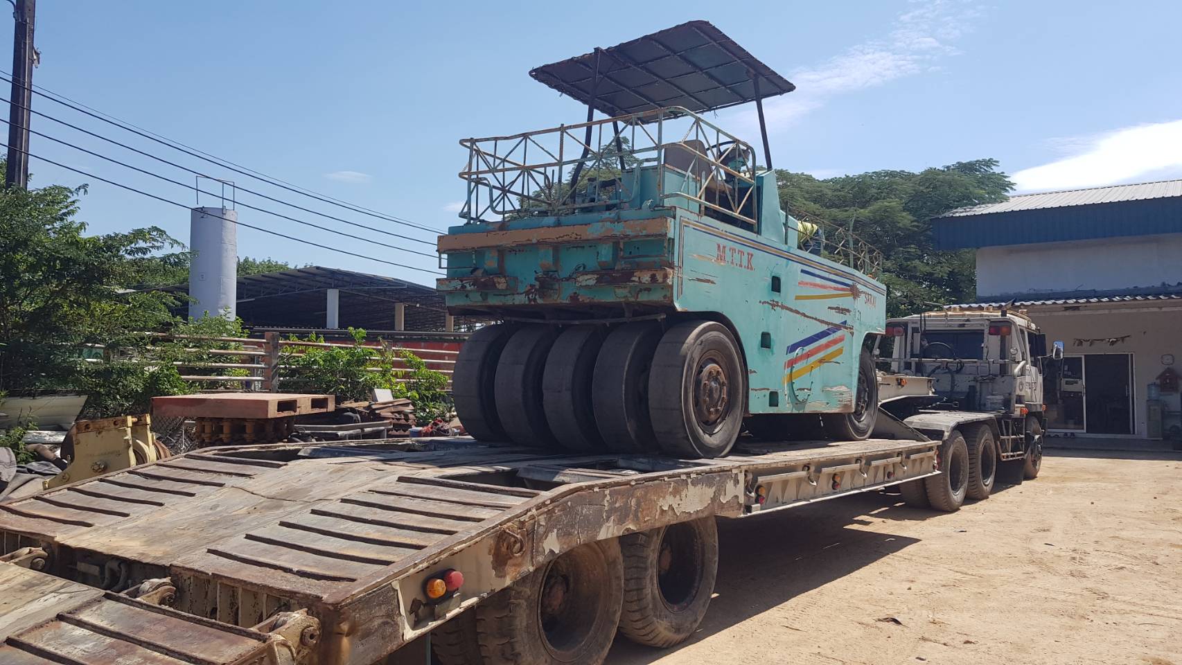 ขาย 455,000 รถบด 9 ล้อยาง SAKAI TS9