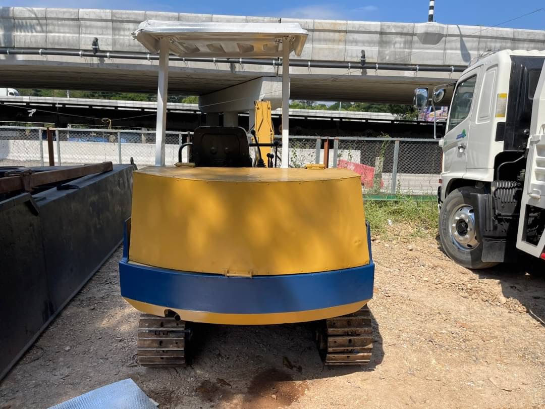 รถแบคโฮ 265,000 บาท KOMATSU PC30-6 รถแบคโฮ 265,000 บาท KOMATSU PC30-6