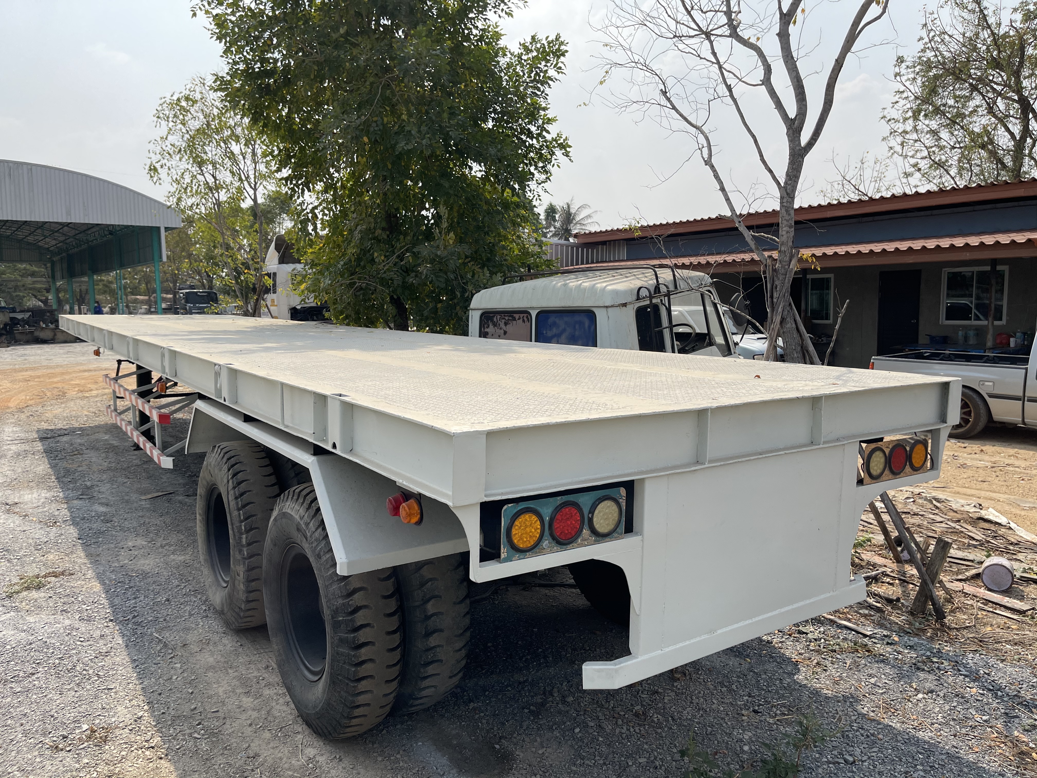 ขาย 185,000 บาท หางพื้นเรียบ 2เพลา PANUS ขาย 185,000 บาท หางพื้นเรียบ 2เพลา PANUS