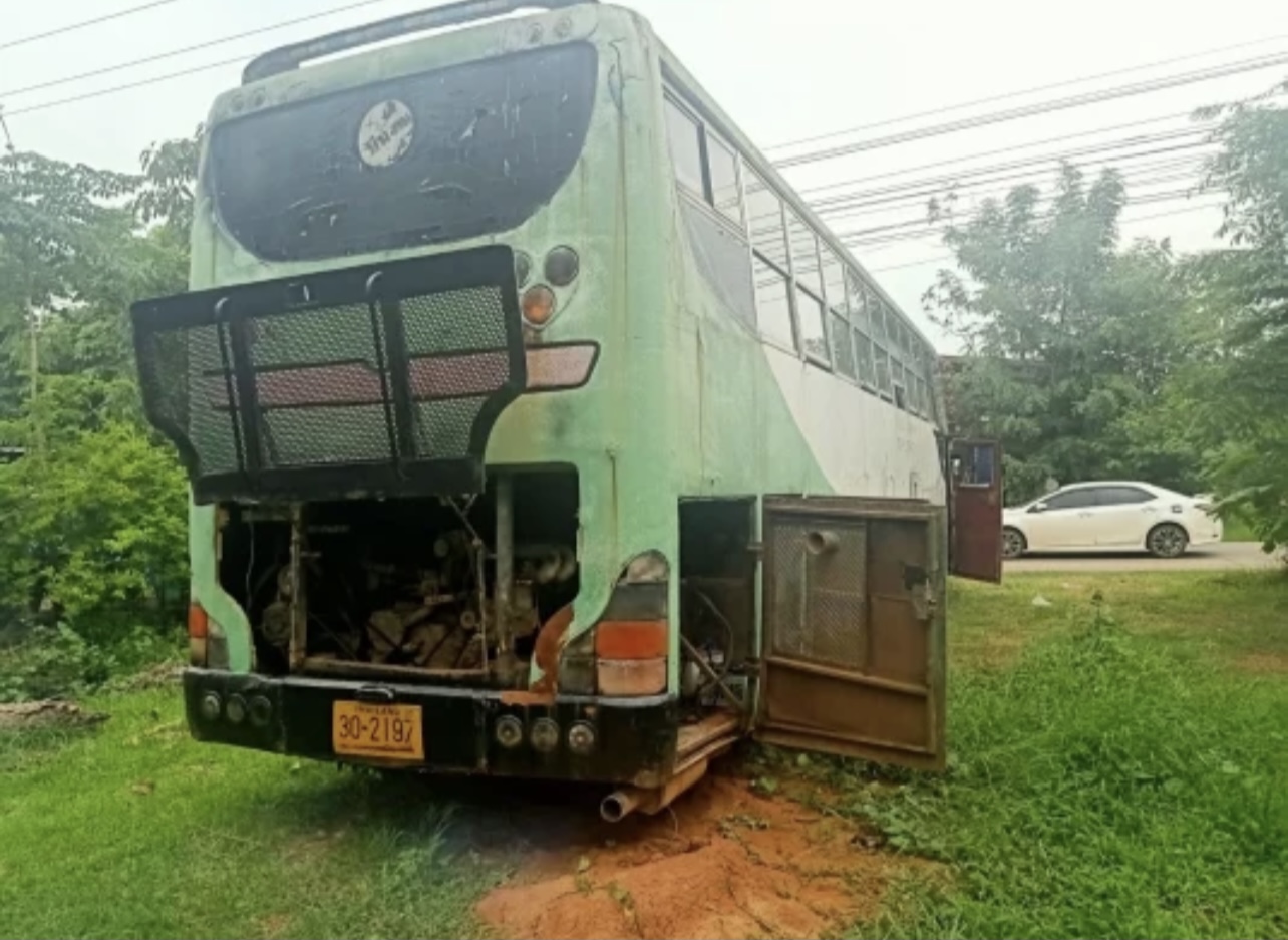 ขาย 159,000 รถบัส Hino 260 แรง ยาว 12 เมตร พัดลม ขาย 159,000 รถบัส Hino 260 แรง ยาว 12 เมตร พัดลม