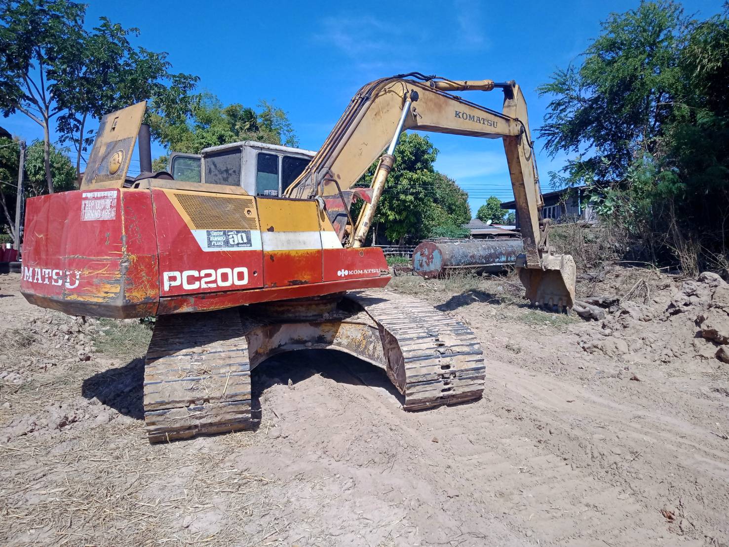 ขาย 425,000 บาท Komatsu PC200-5