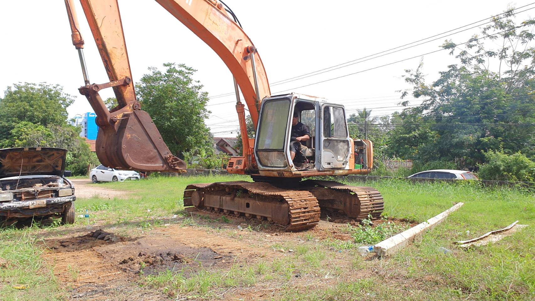 ขาย 295,000 บาท Hitachi EX200-2 ขาย 295,000 บาท Hitachi EX200-2