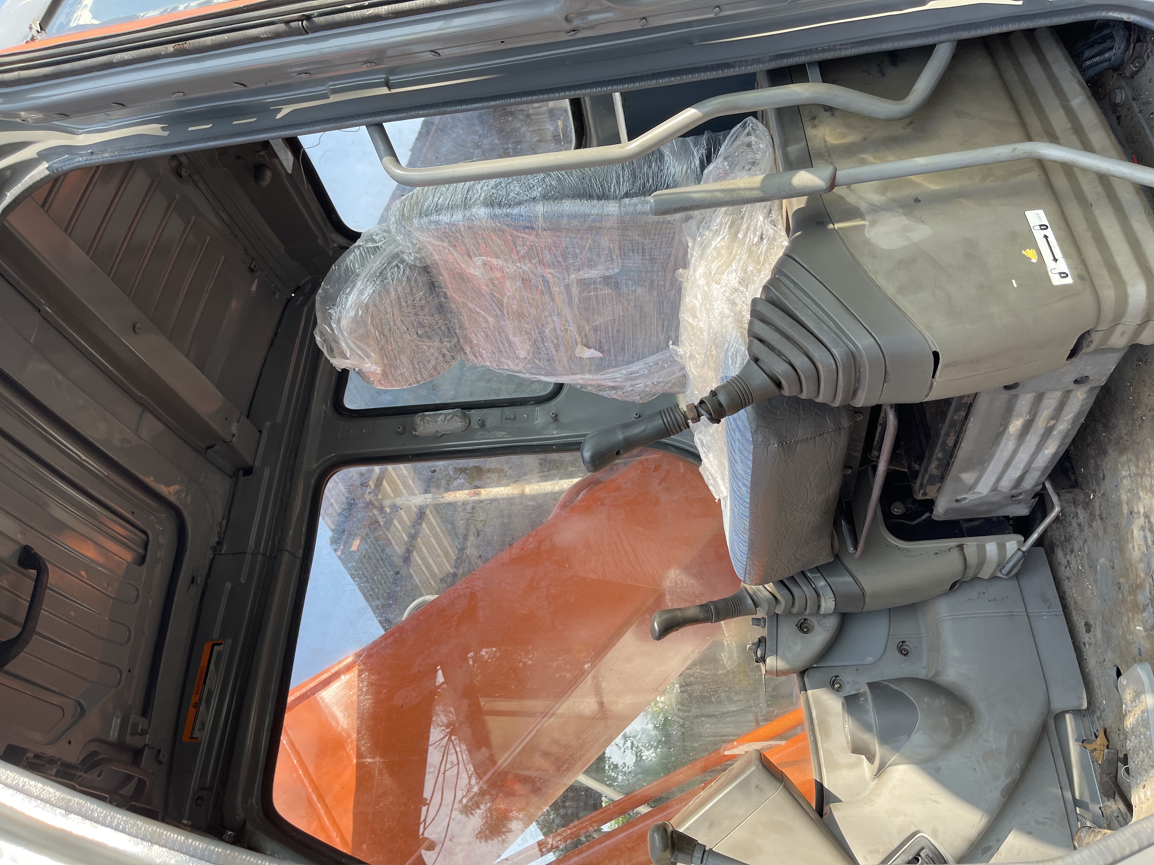 ขาย 980,000 บาท Zx200-1 สวยพร้อมใช้ ทำงาน 11,xxx ชม ขาย 980,000 บาท Zx200-1 สวยพร้อมใช้ ทำงาน 11,xxx ชม