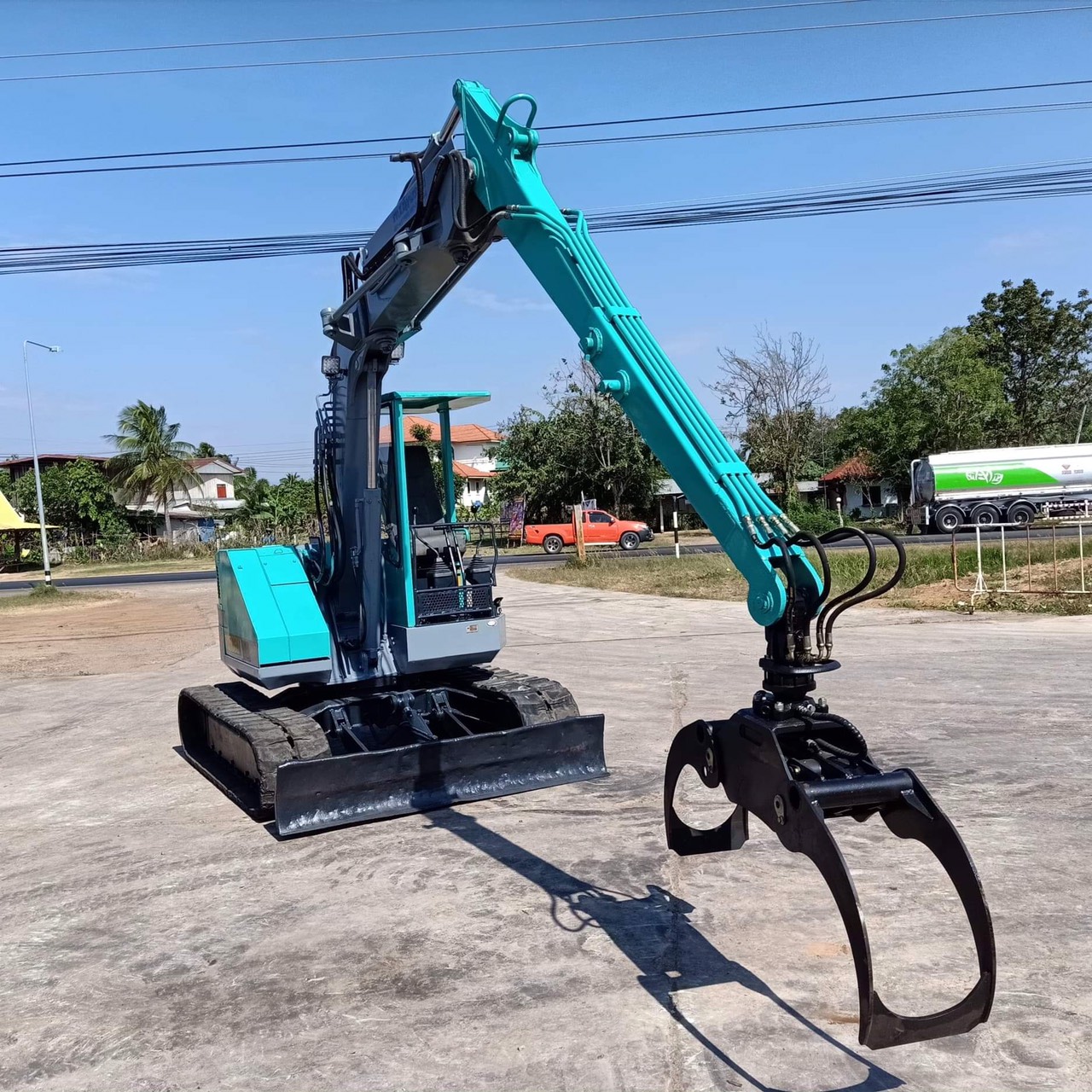 ขาย 485,000 บาท Komatsu PC50UU-1 คีบไม้