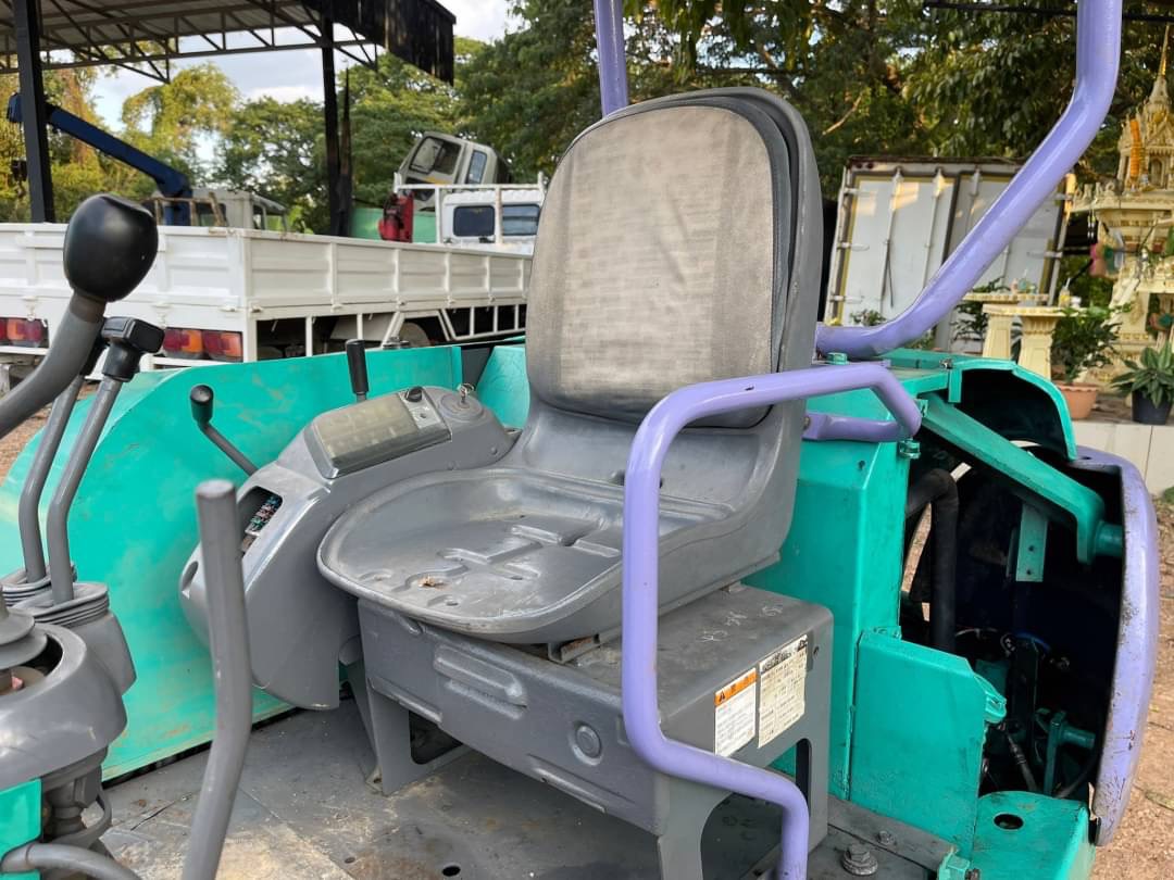 รถขุด KOMATSU PC27R-8 ขาย 295,000 บาท รถขุด KOMATSU PC27R-8 ขาย 295,000 บาท