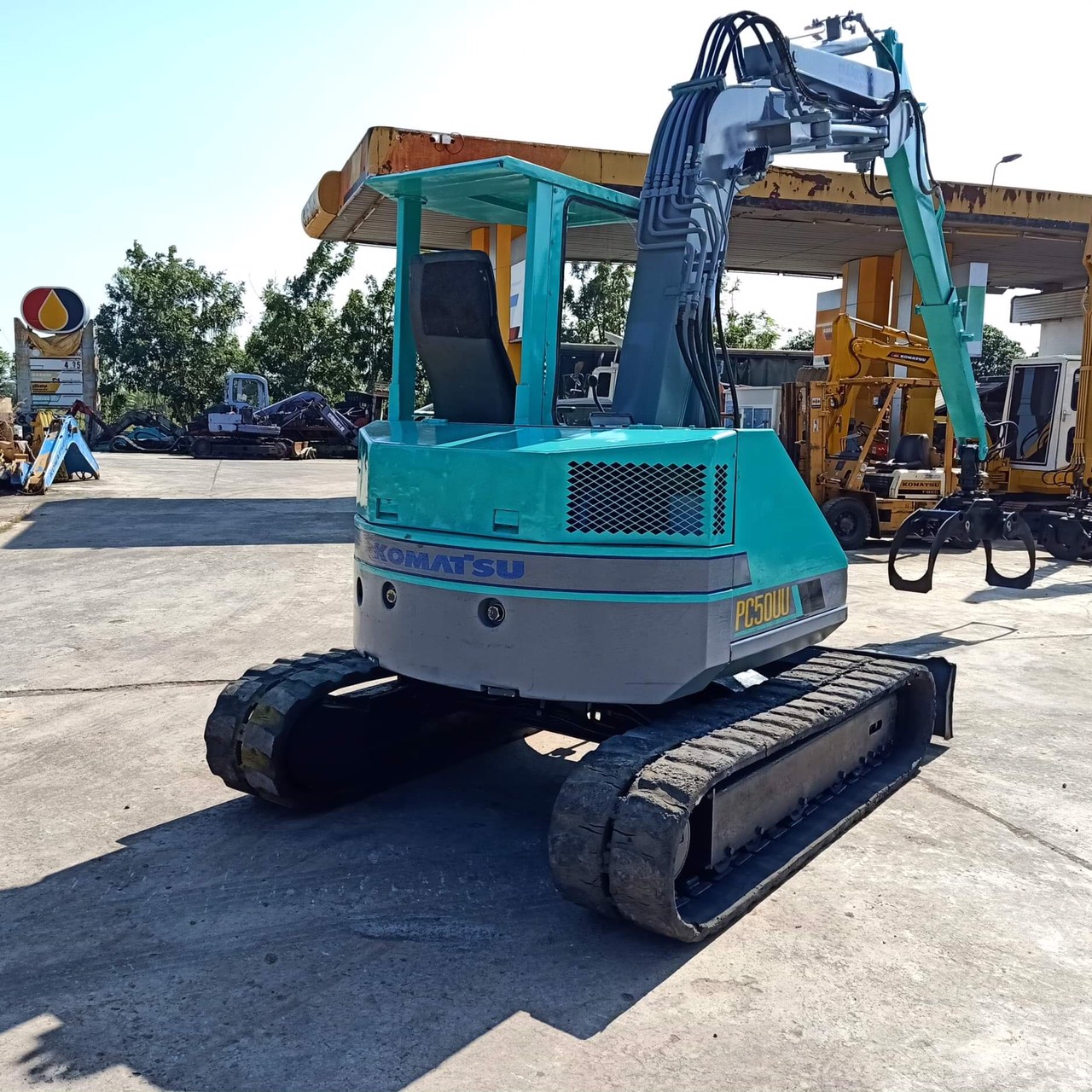 ขาย 485,000 บาท Komatsu PC50UU-1 คีบไม้