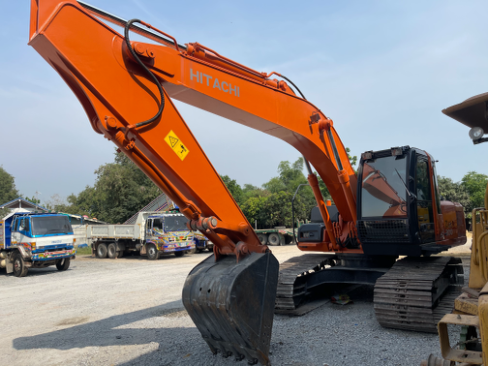 ขาย 985,000 บาท ZX200-1 สวยพร้อมใช้ ทำงาน 13,xxx ชม