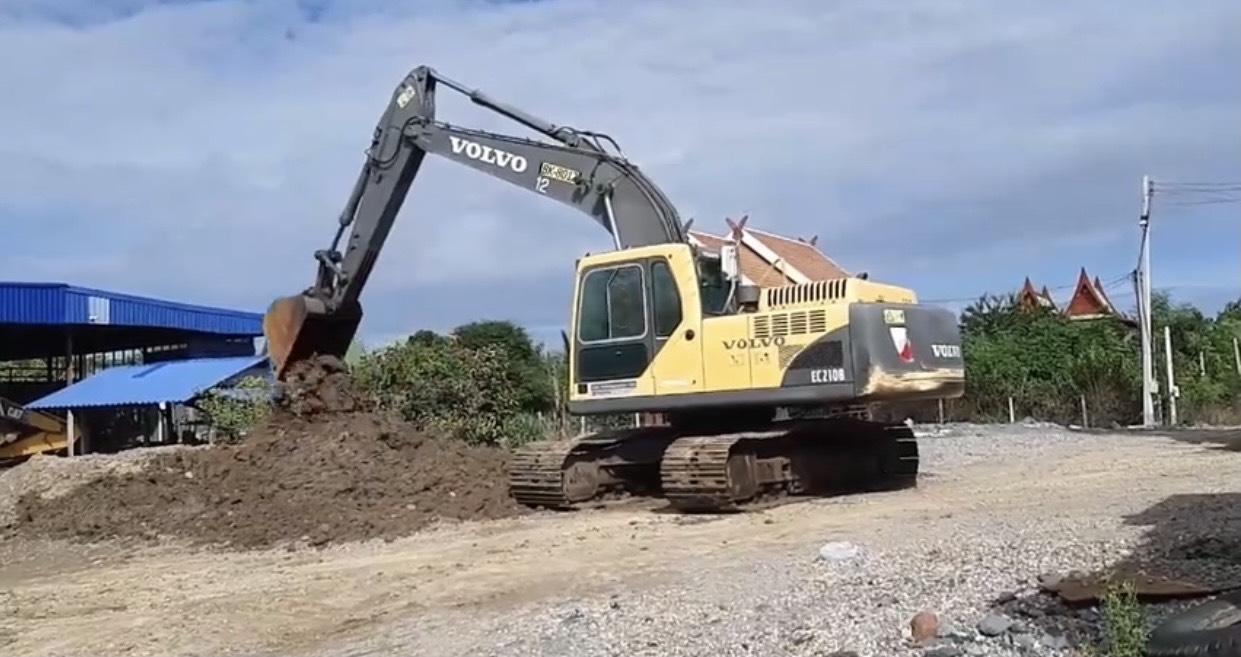 ขาย 850,000 บาท VOLVO EC210B PRIME ปี 2012 