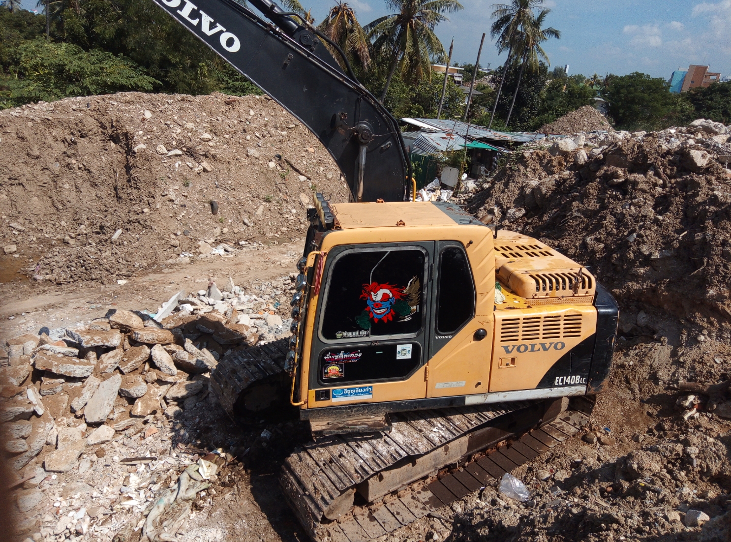 ขาย 690,000 บาท VOLVO EC140BLC