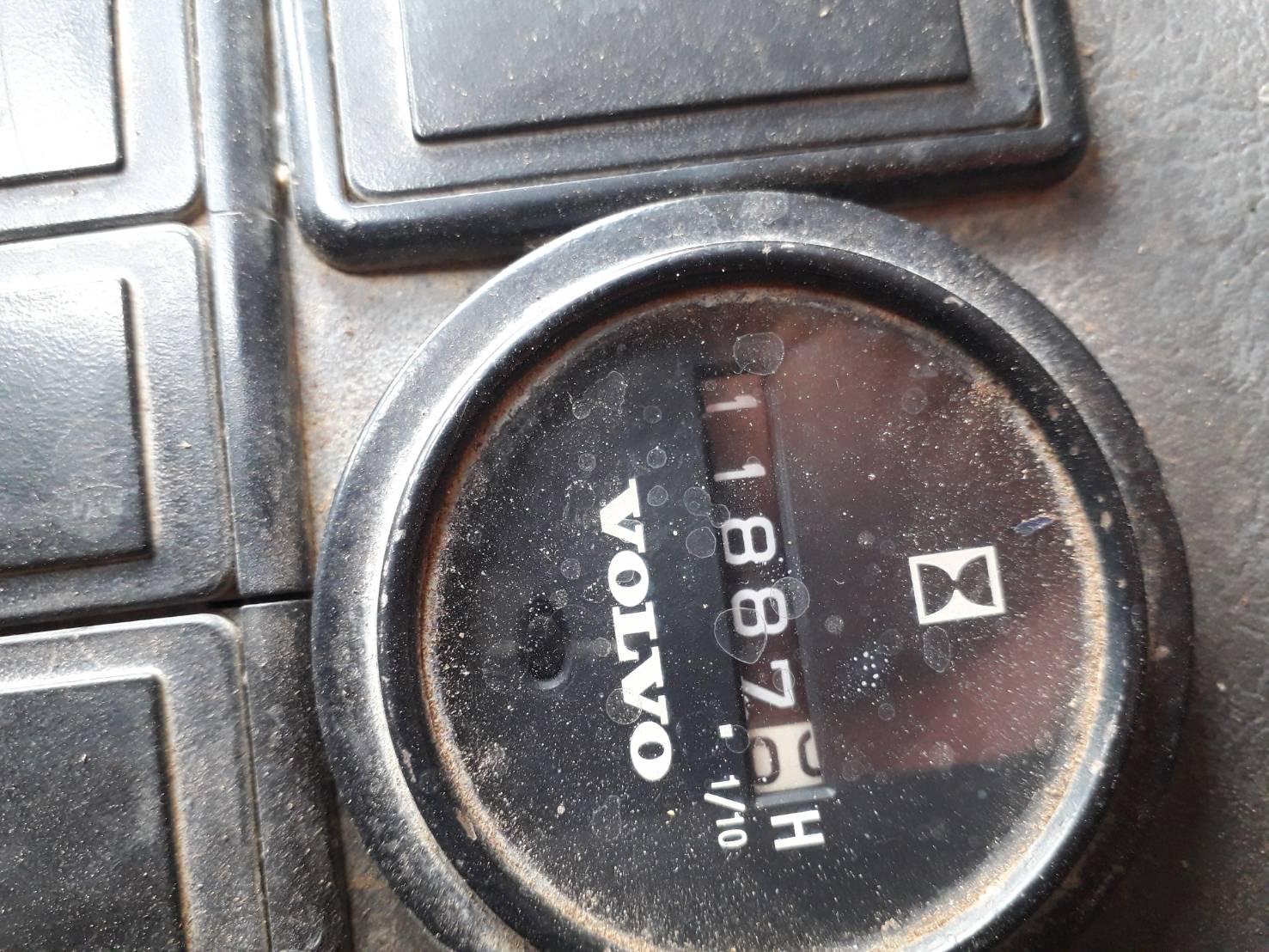 ขาย 875,000 บาท VOLVO EC210B PRIME ปี 2012 ทำงาน 1x,xxx ชม
