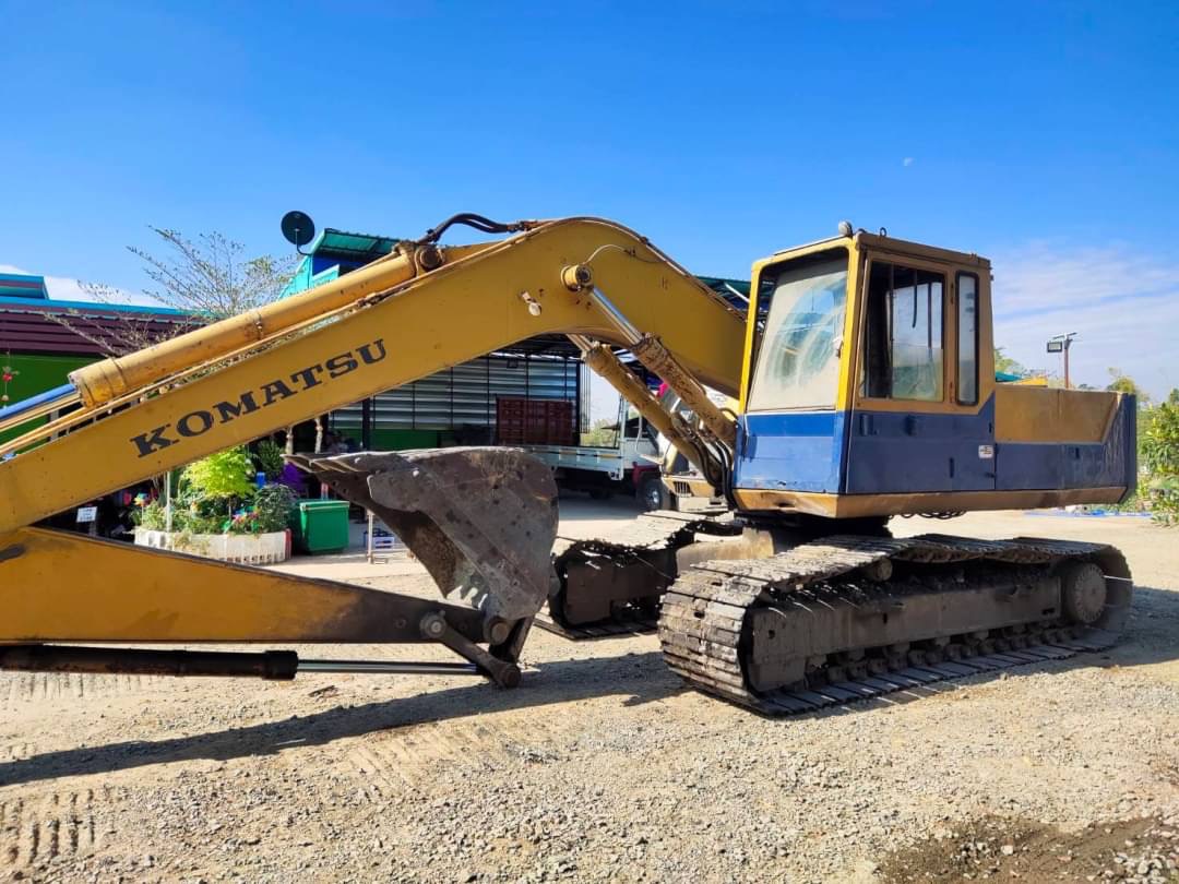 ขาย 265,000 บาท Komatsu PC200-3 คอนโทรลยาว