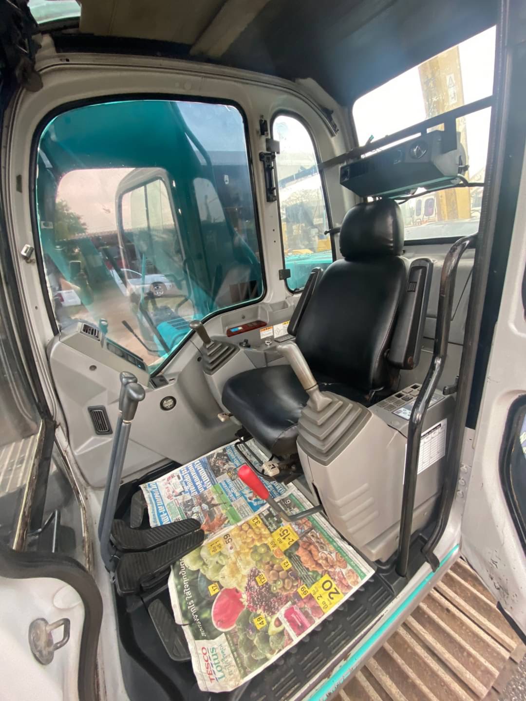 ขาย 1,450,000 รถแบคโฮ รถนอก KOBELCOSK200-6YQ07 ขาย 1,450,000 รถแบคโฮ รถนอก KOBELCOSK200-6YQ07