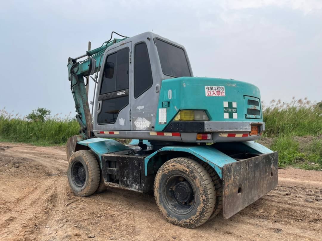 ขาย 855,000 รถแบคโฮล้อยาง KOBELCO SK100W MARK 5 SUPER ขาย 855,000 รถแบคโฮล้อยาง KOBELCO SK100W MARK 5 SUPER